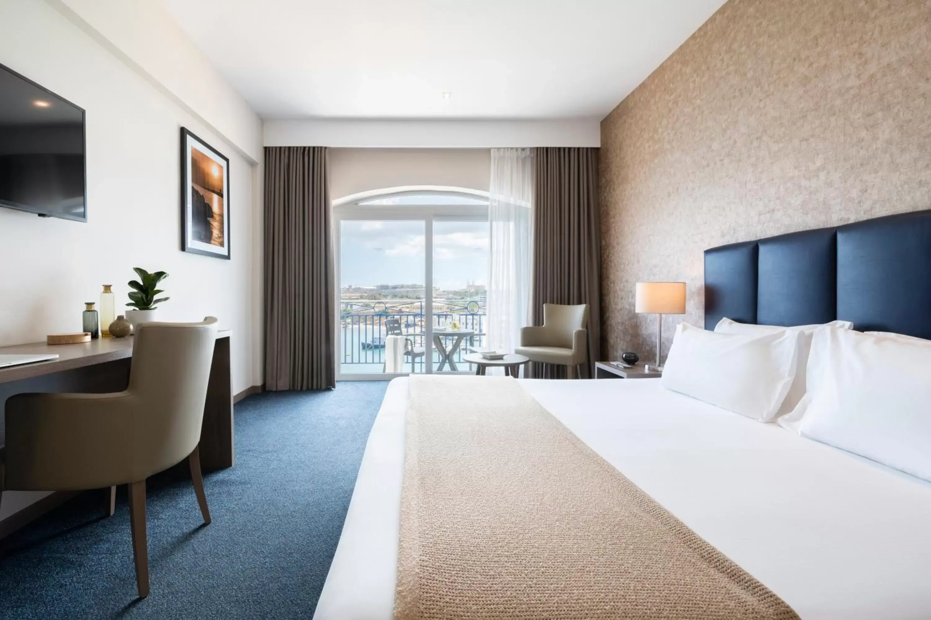 Photo of the whole room, Bed in Waterfront Photo of the whole room, Bed in Waterfront