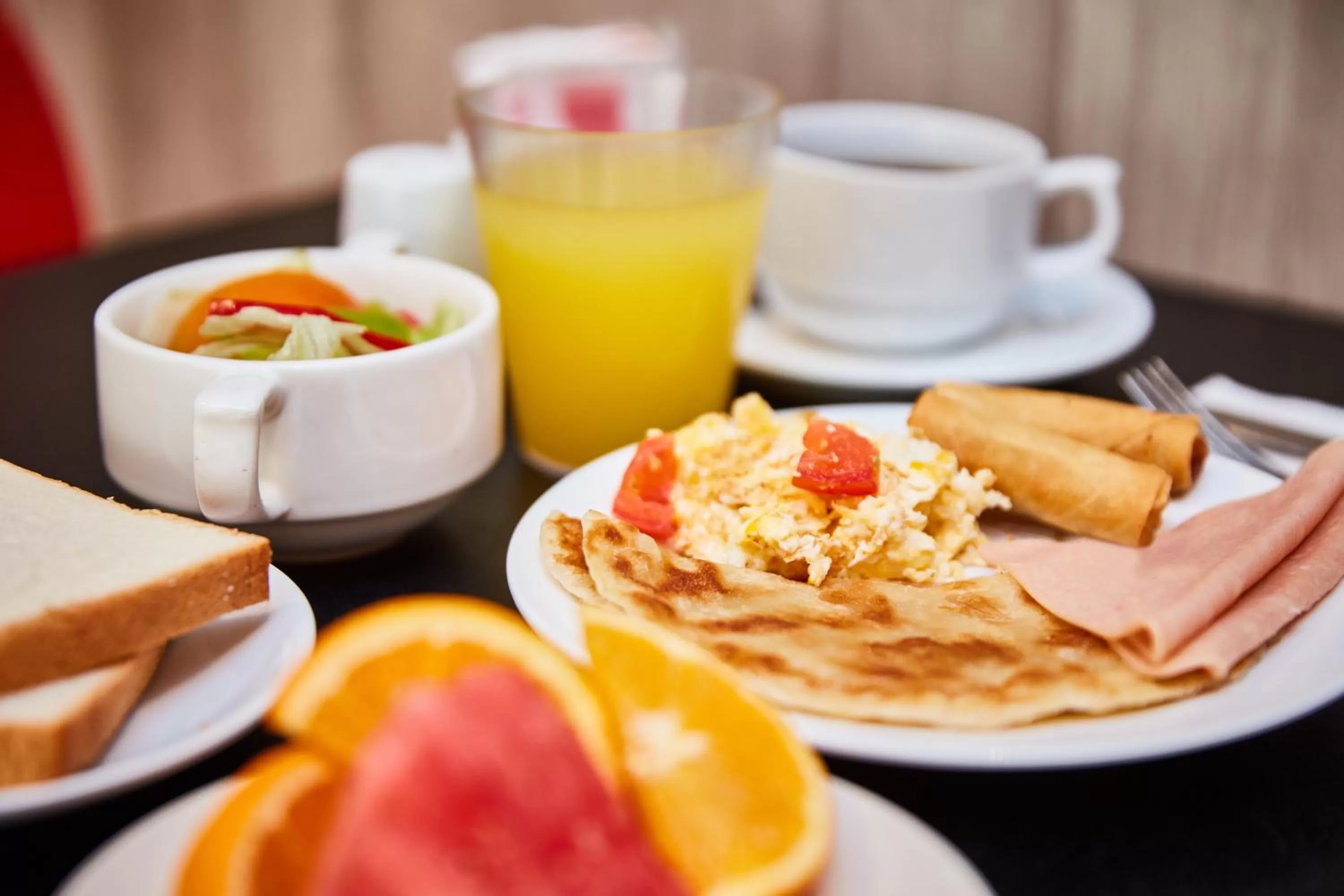 Food and drinks in ibis budget Singapore Imperial