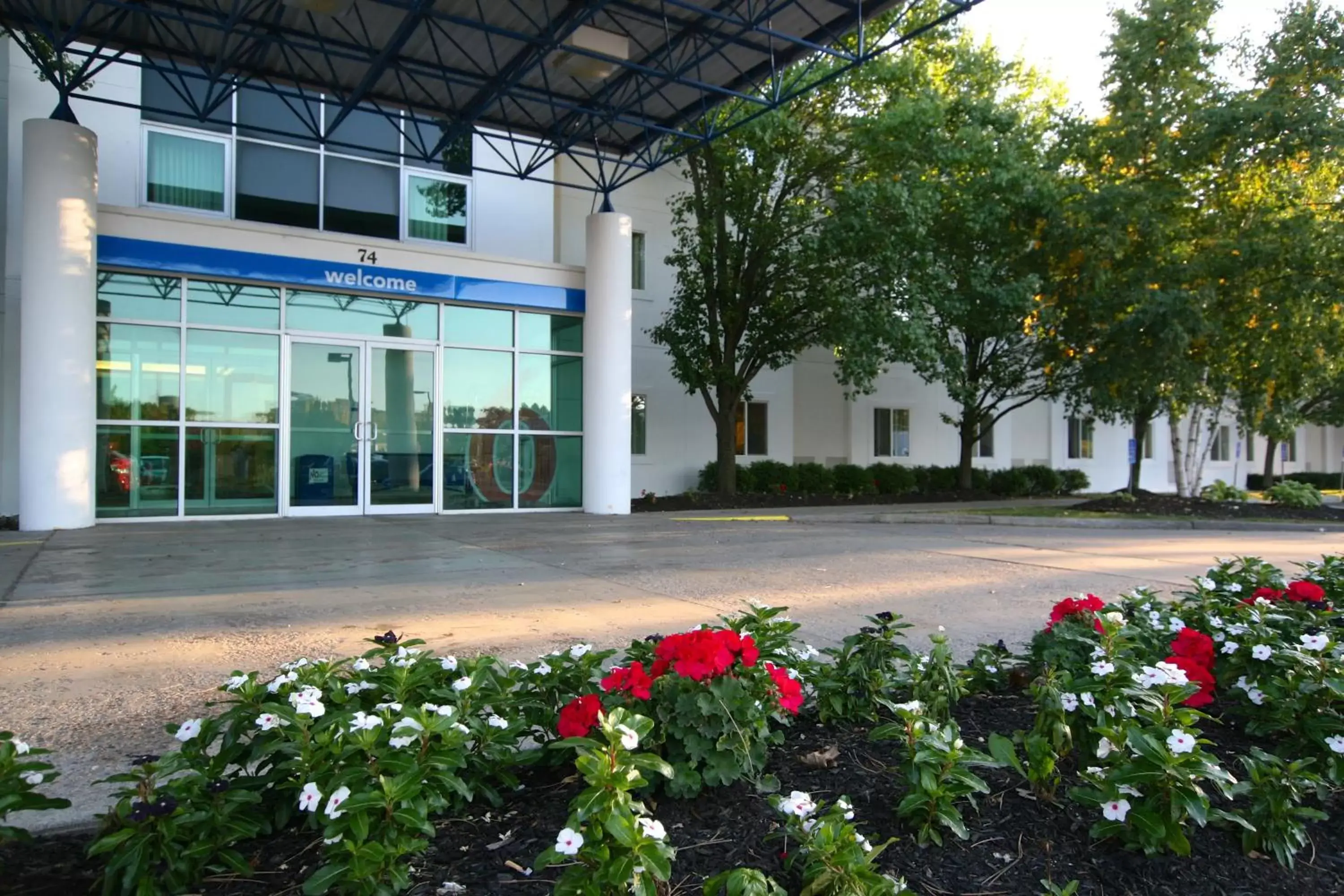 Facade/entrance, Property Building in Motel 6-Colchester, VT - Burlington