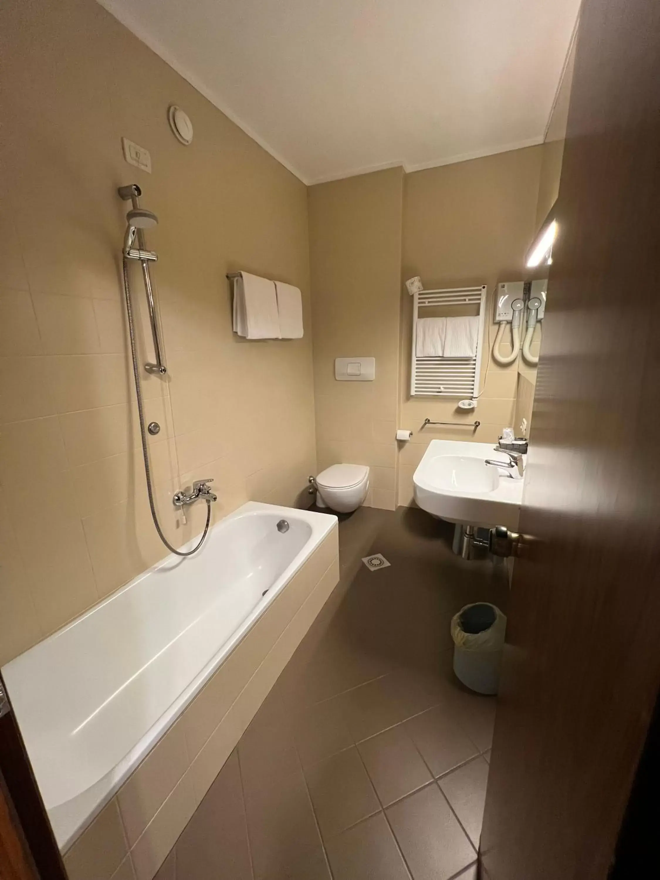 Bathroom in Hotel & Residence Castelli