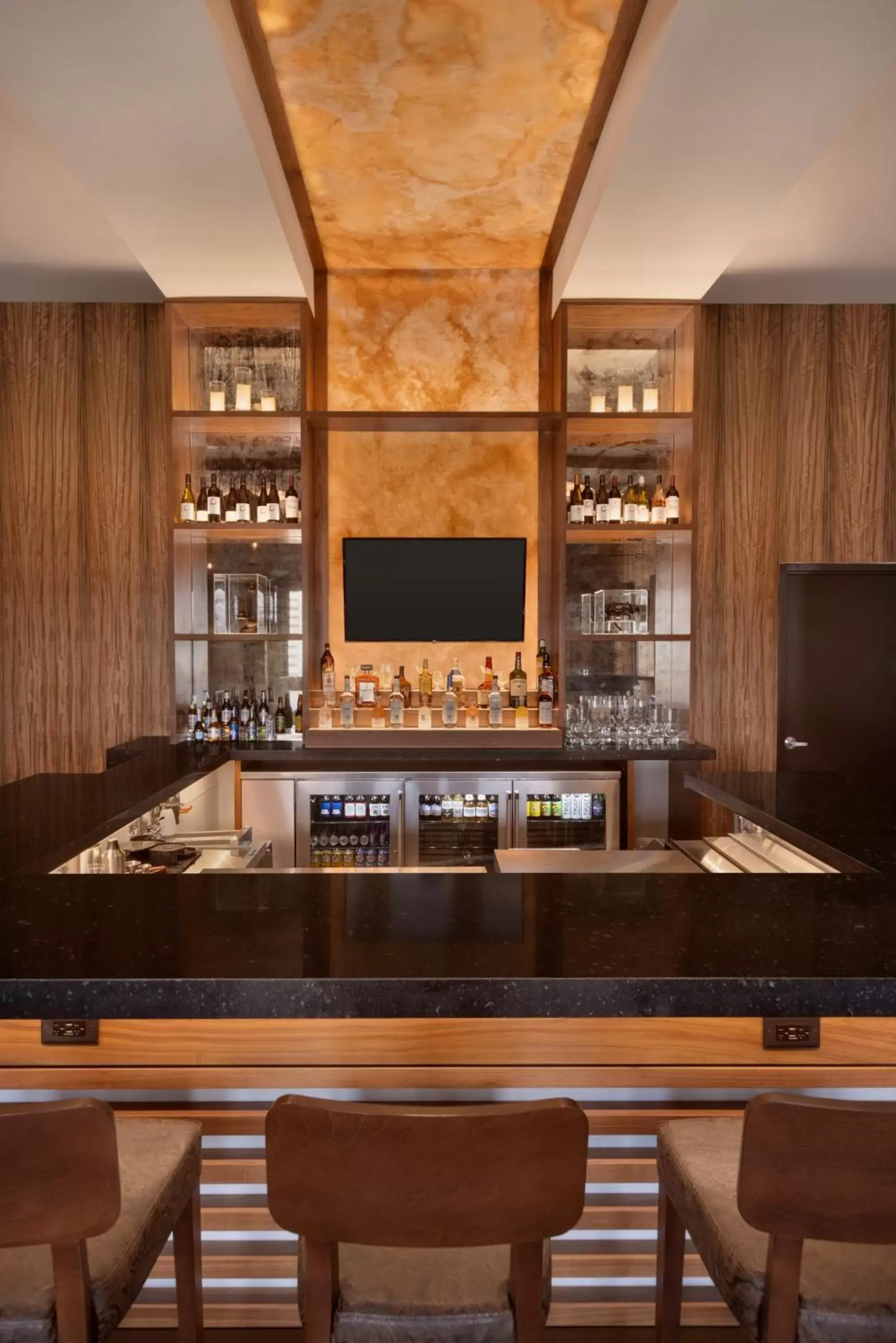 Lounge or bar in Hyatt Place Houston Downtown Lounge or bar in Hyatt Place Houston Downtown