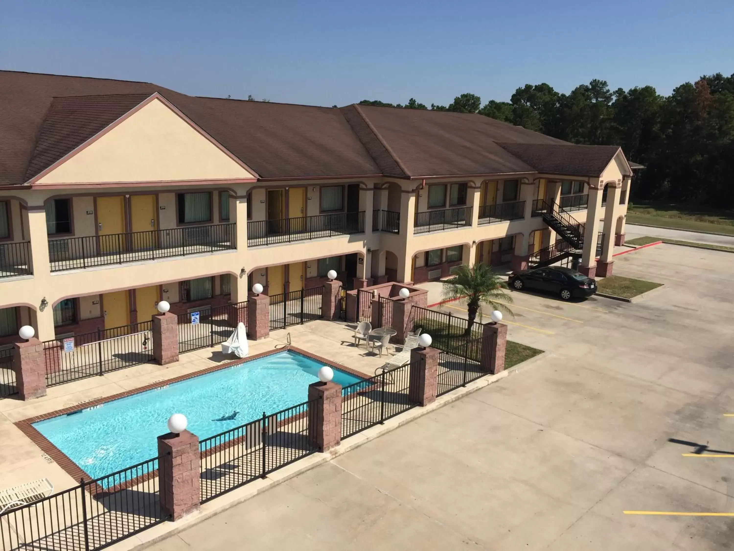 Pool View in Super 8 by Wyndham Humble - Atascocita - FM 1960 I-69