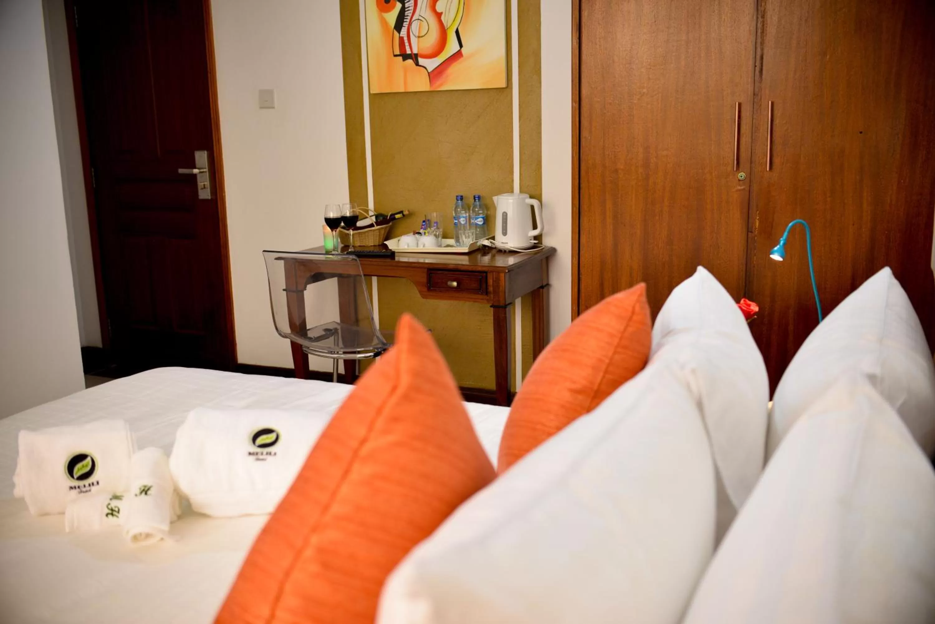 Coffee/tea facilities, Bed in Melili Hotel