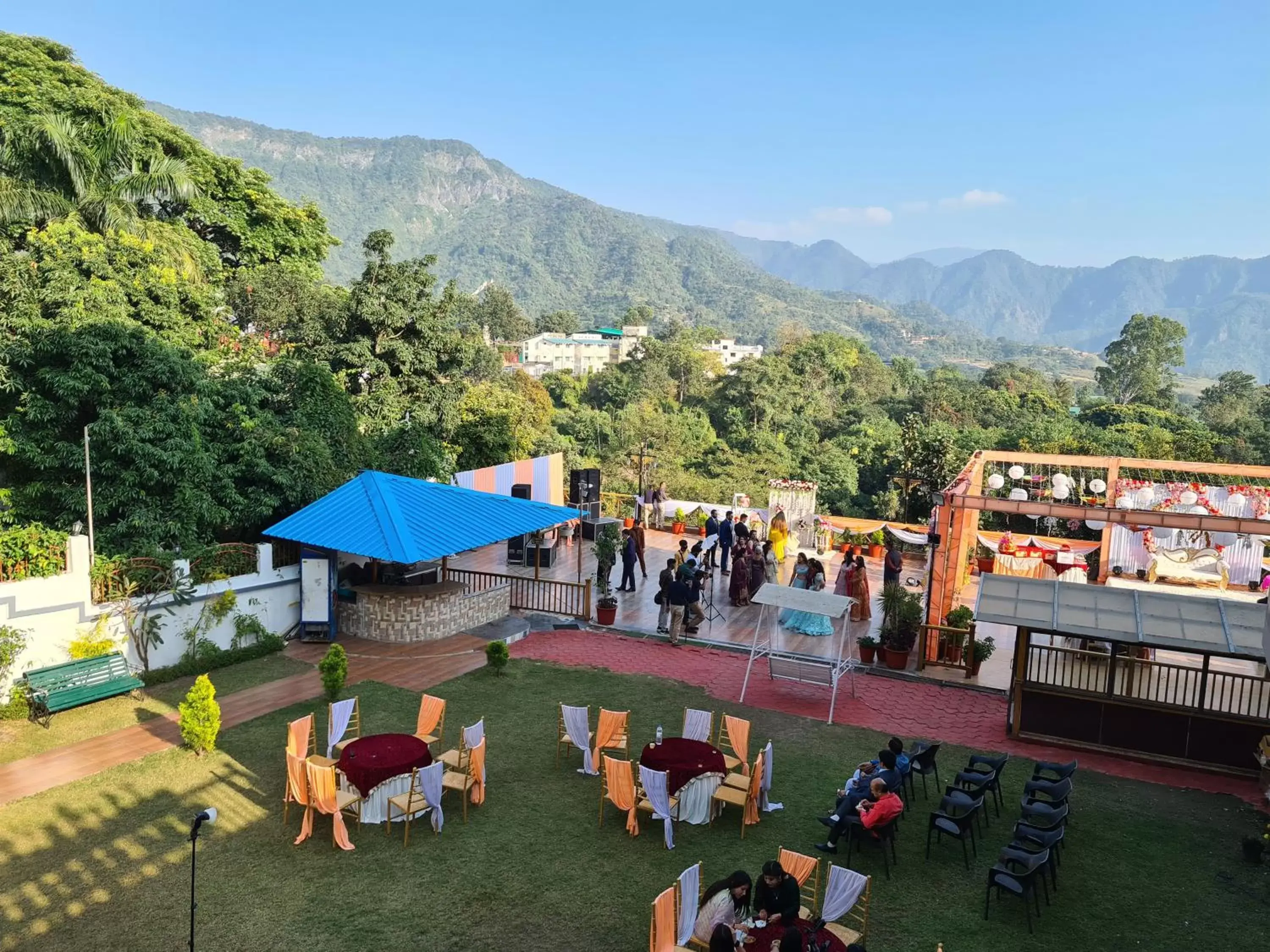 Garden in Hotel Rajpur Heights