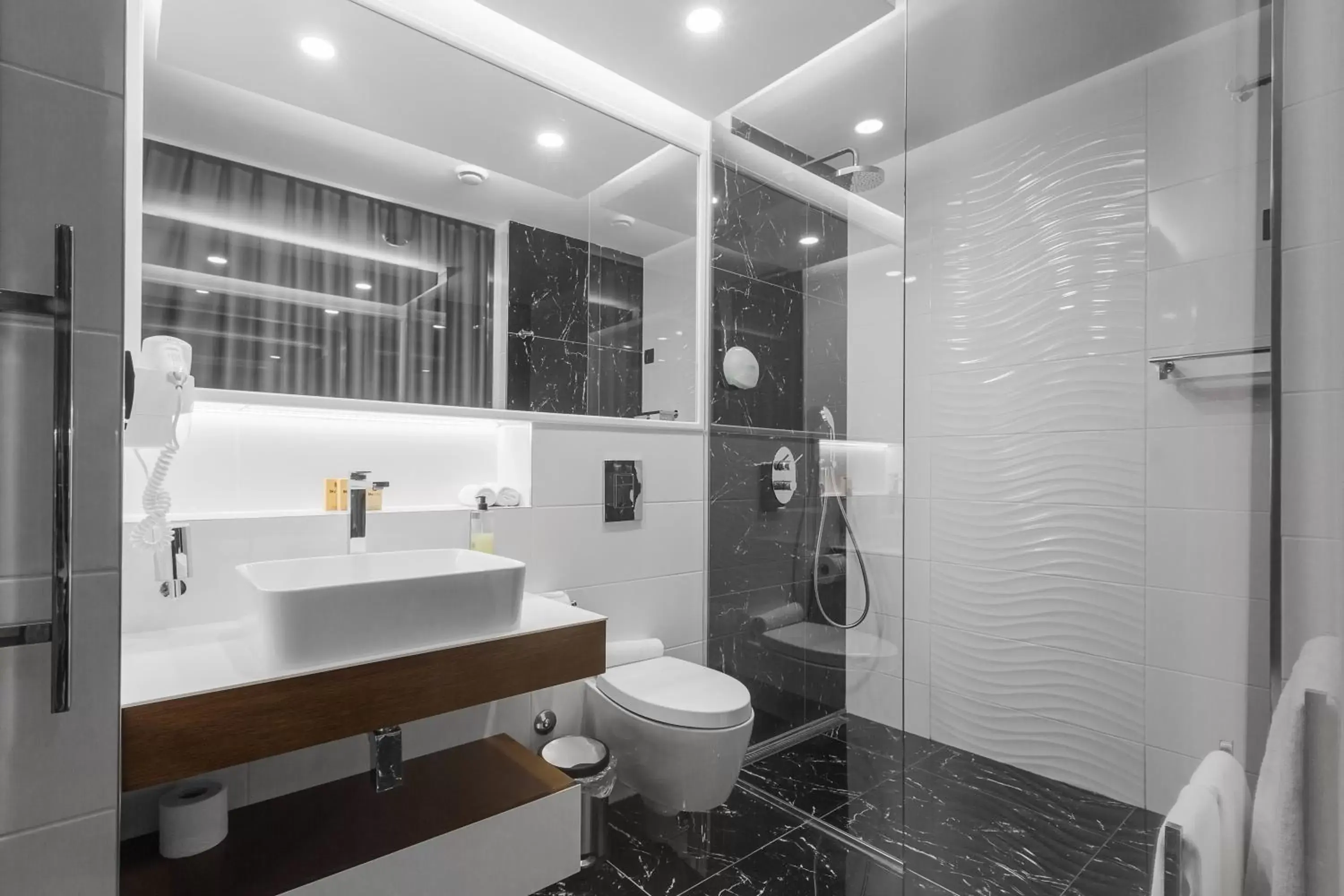 Shower, Bathroom in Sky Hotel