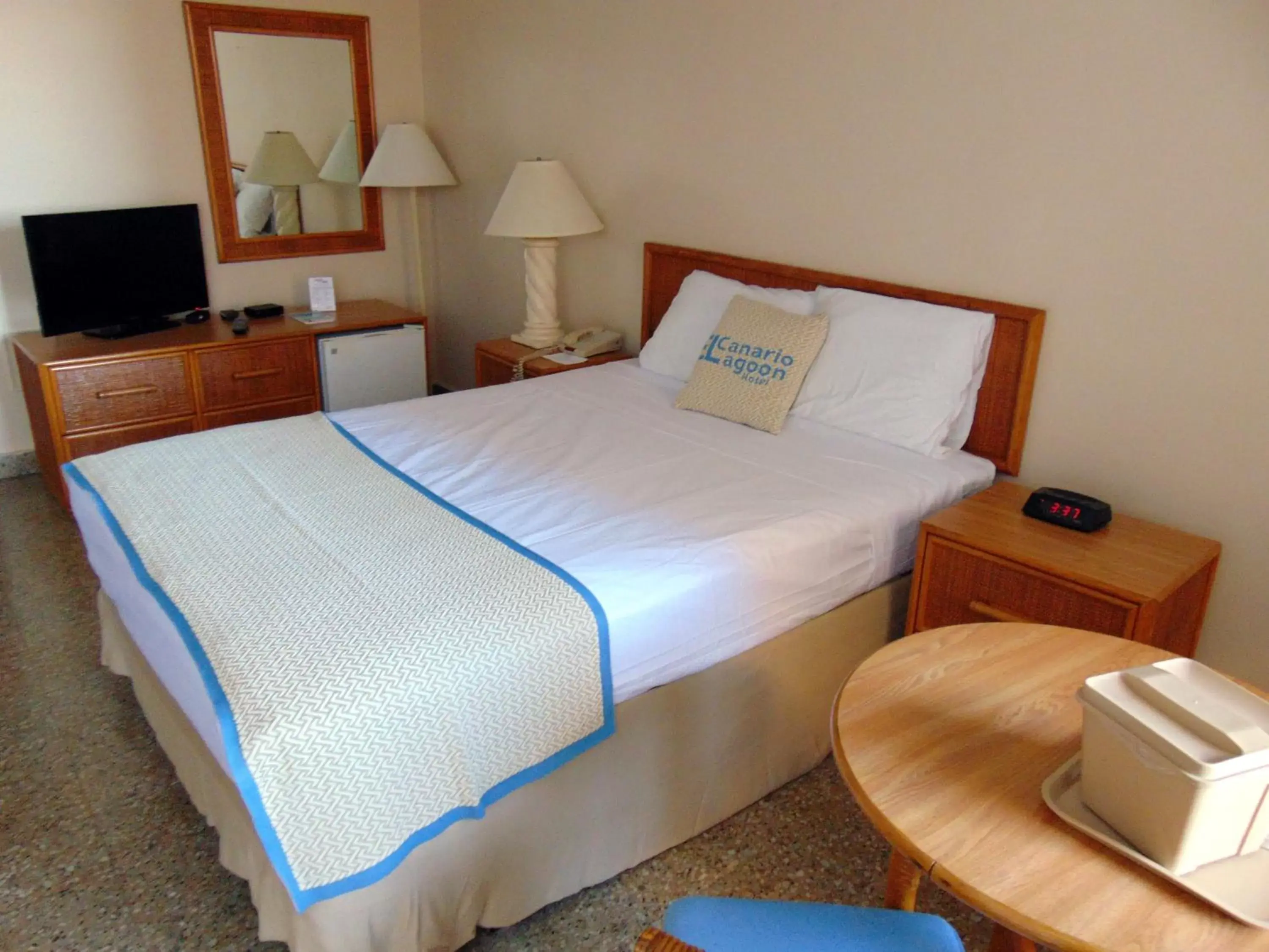 Photo of the whole room, Bed in Canario Lagoon Hotel