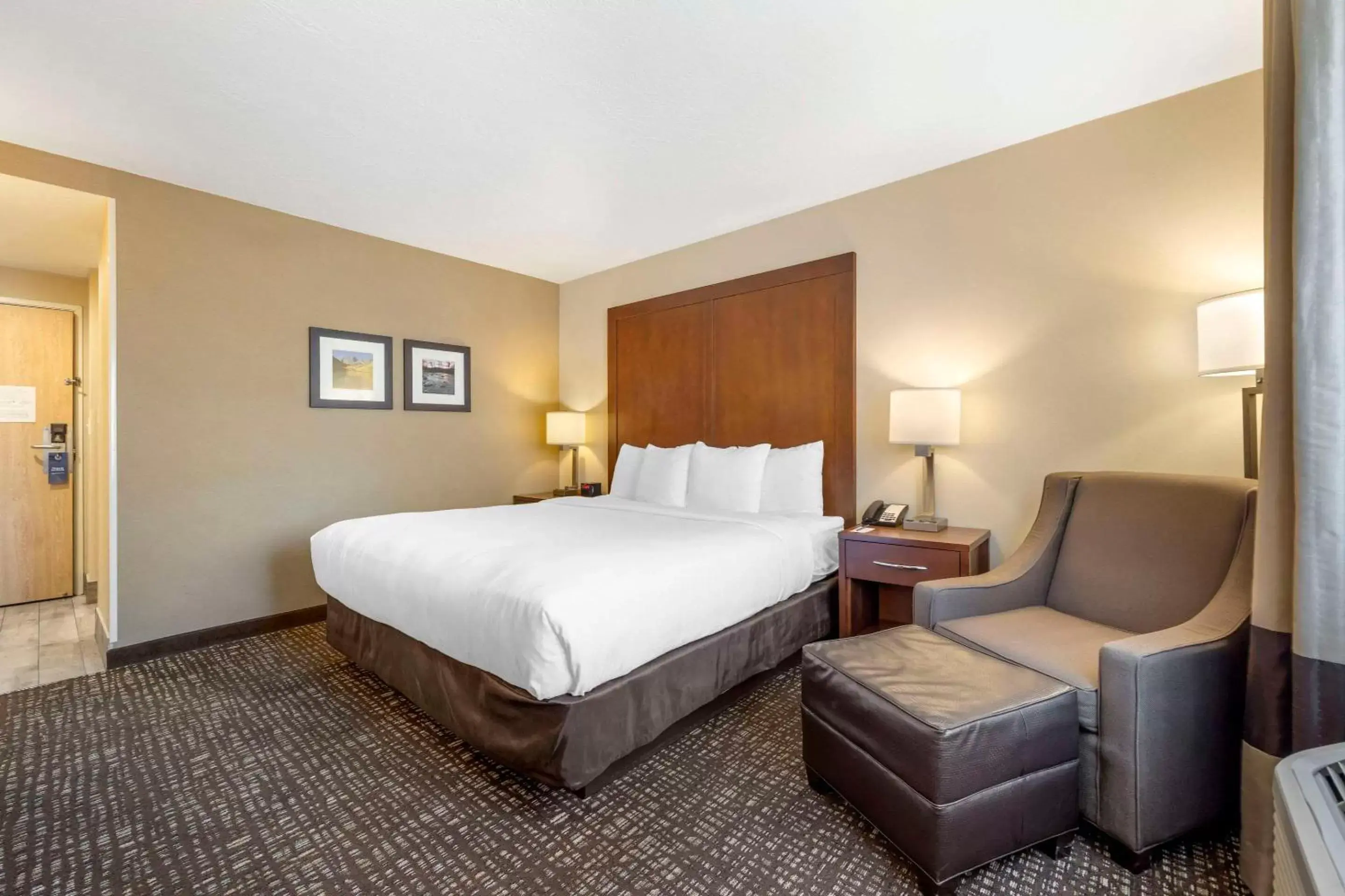 Bedroom, Bed in Comfort Inn & Suites Orem - Provo