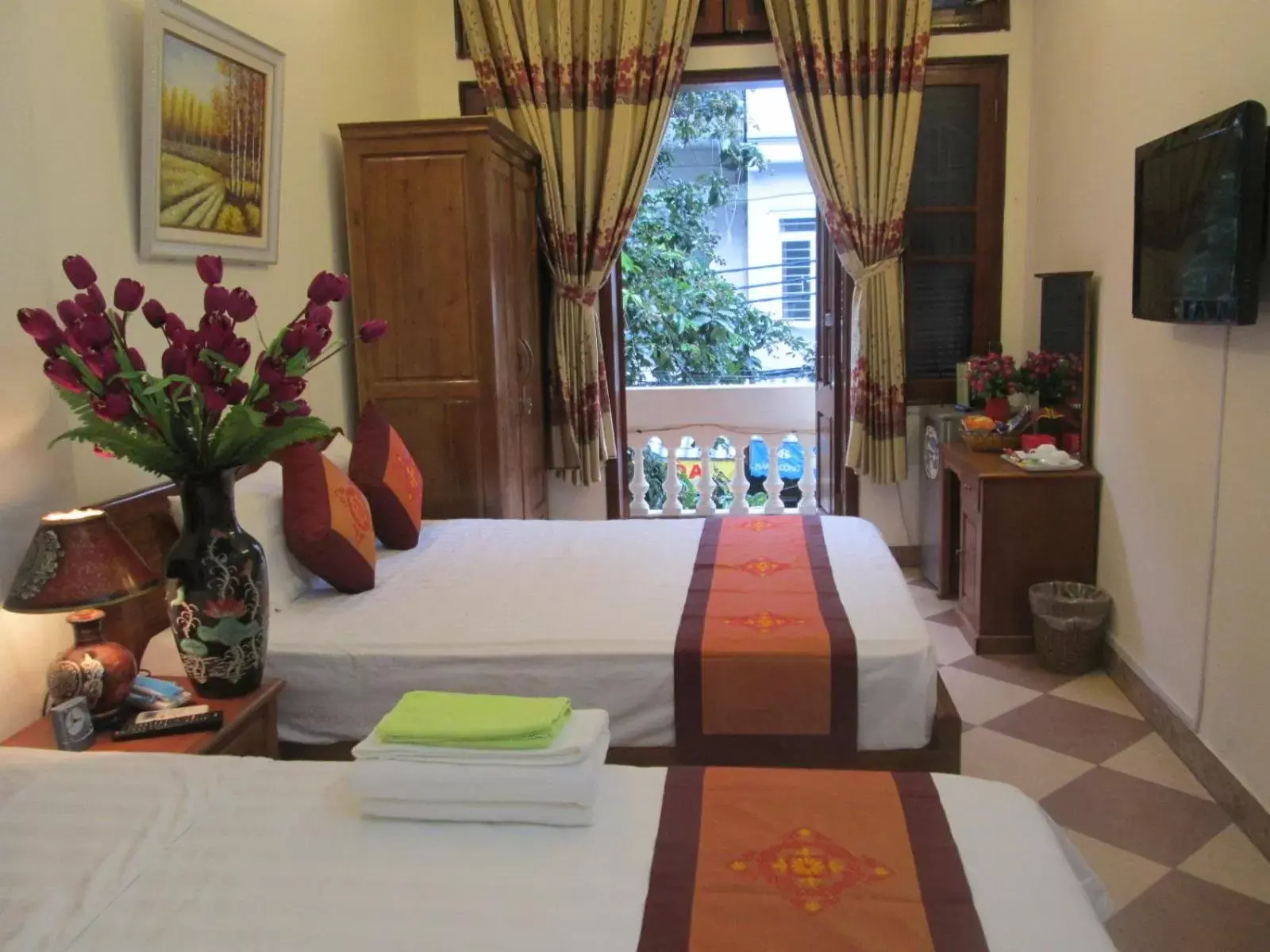 Photo of the whole room, Bed in Hanoi Ecogreen Hostel