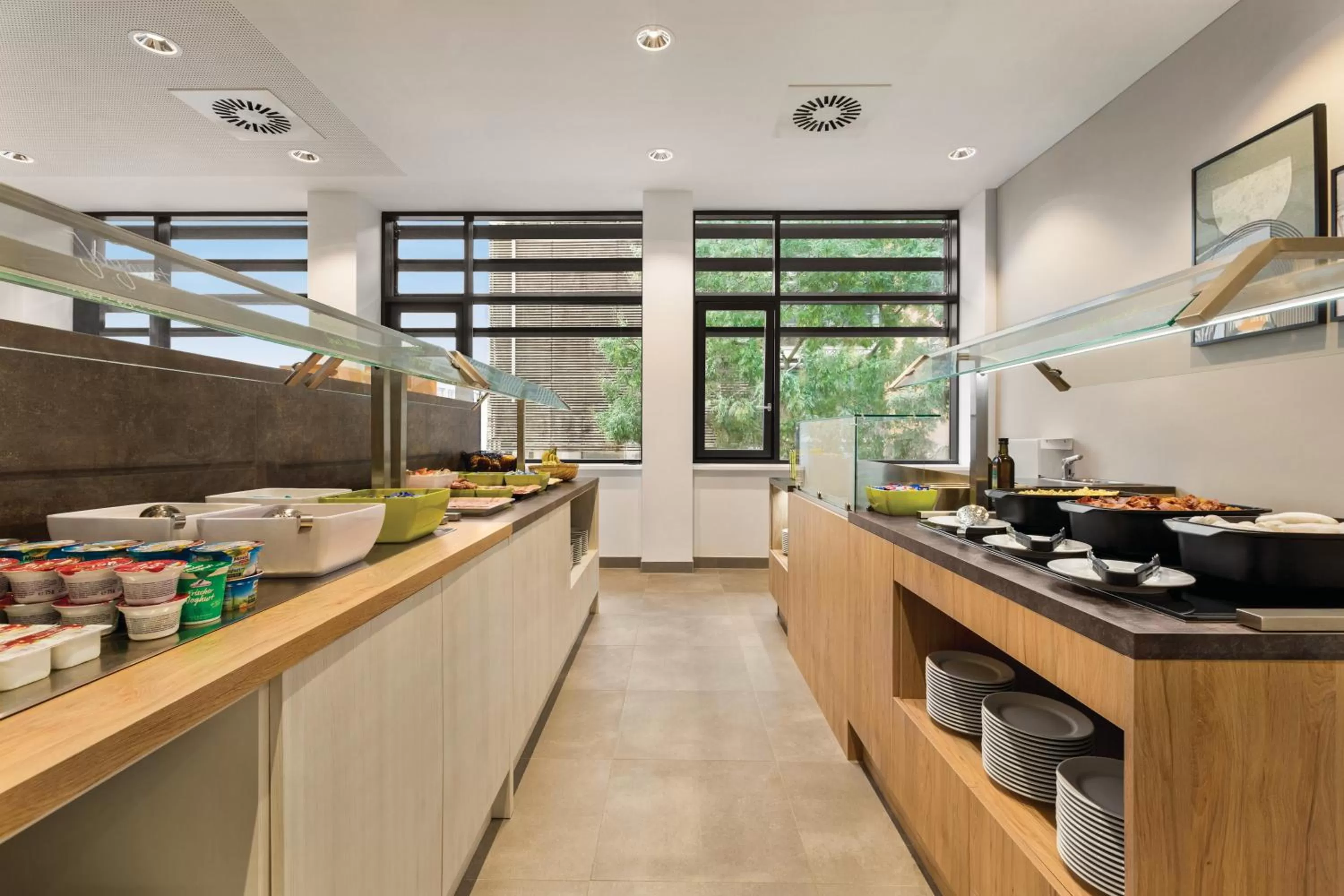 Food and drinks in Super 8 by Wyndham Koblenz