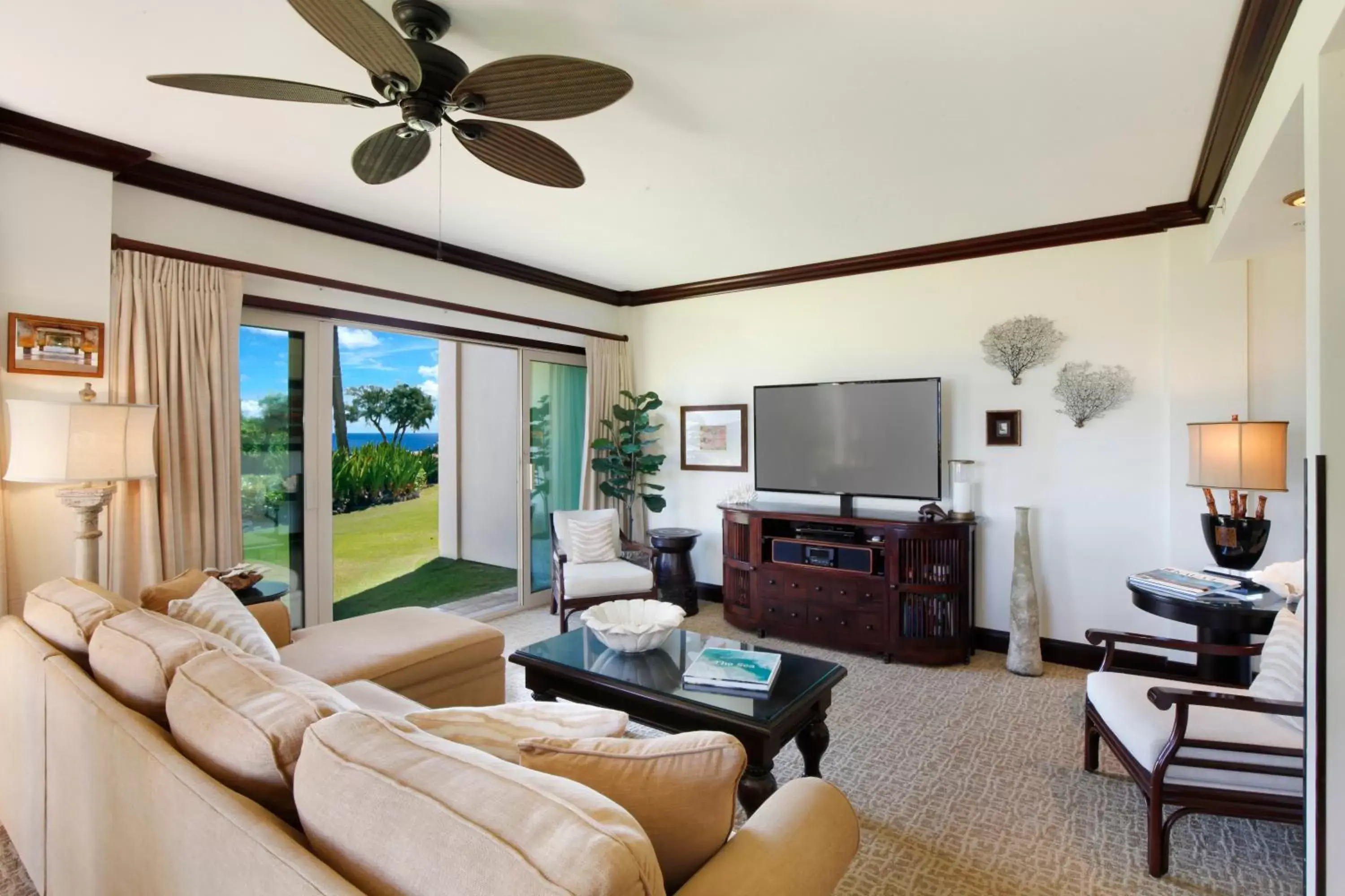 TV and multimedia, Seating Area in Waipouli Beach Resort & Spa Kauai By Outrigger
