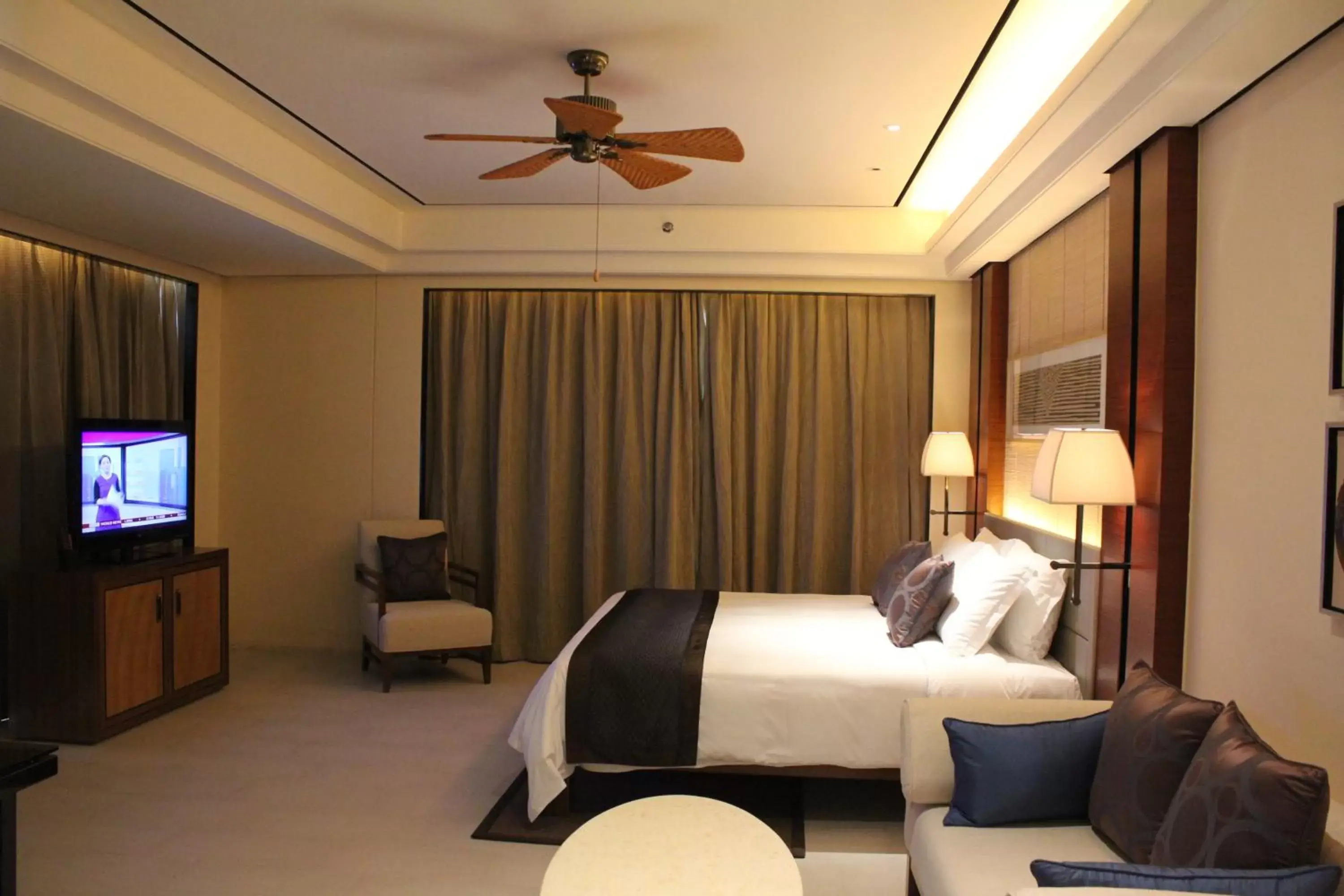 Bedroom, Bed in Crowne Plaza Sanya City Center, an IHG Hotel