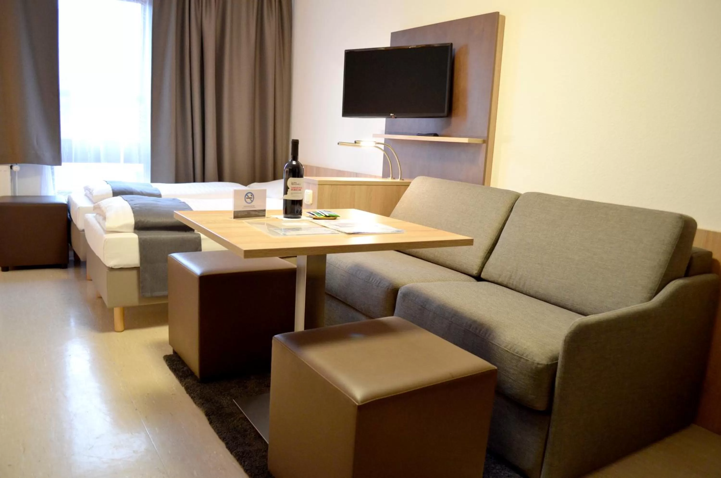 Seating area in Hana Aparthotel