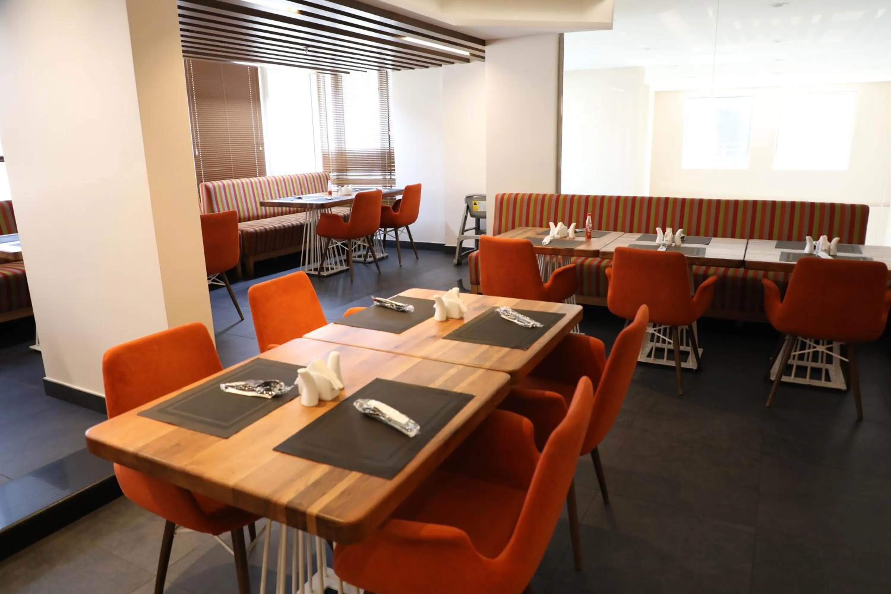 Restaurant/Places to Eat in Diwan Residence Hotel- Alsalamah