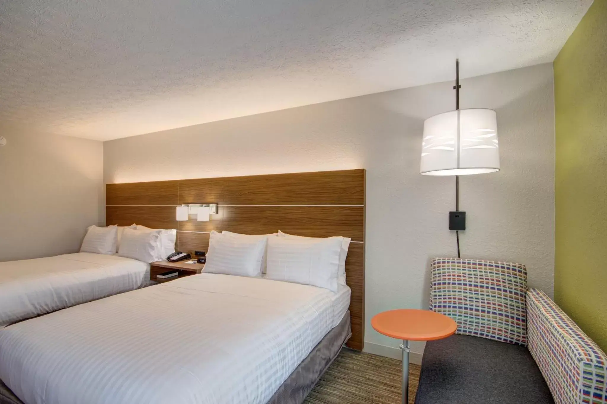 Photo of the whole room, Bed in Holiday Inn Express Columbus South - Obetz, an IHG Hotel