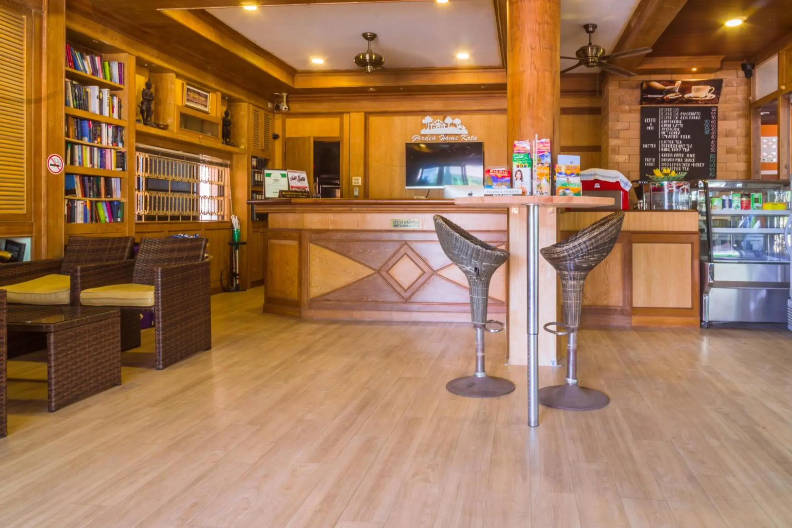 Lobby or reception in Garden Home Kata Lobby or reception in Garden Home Kata