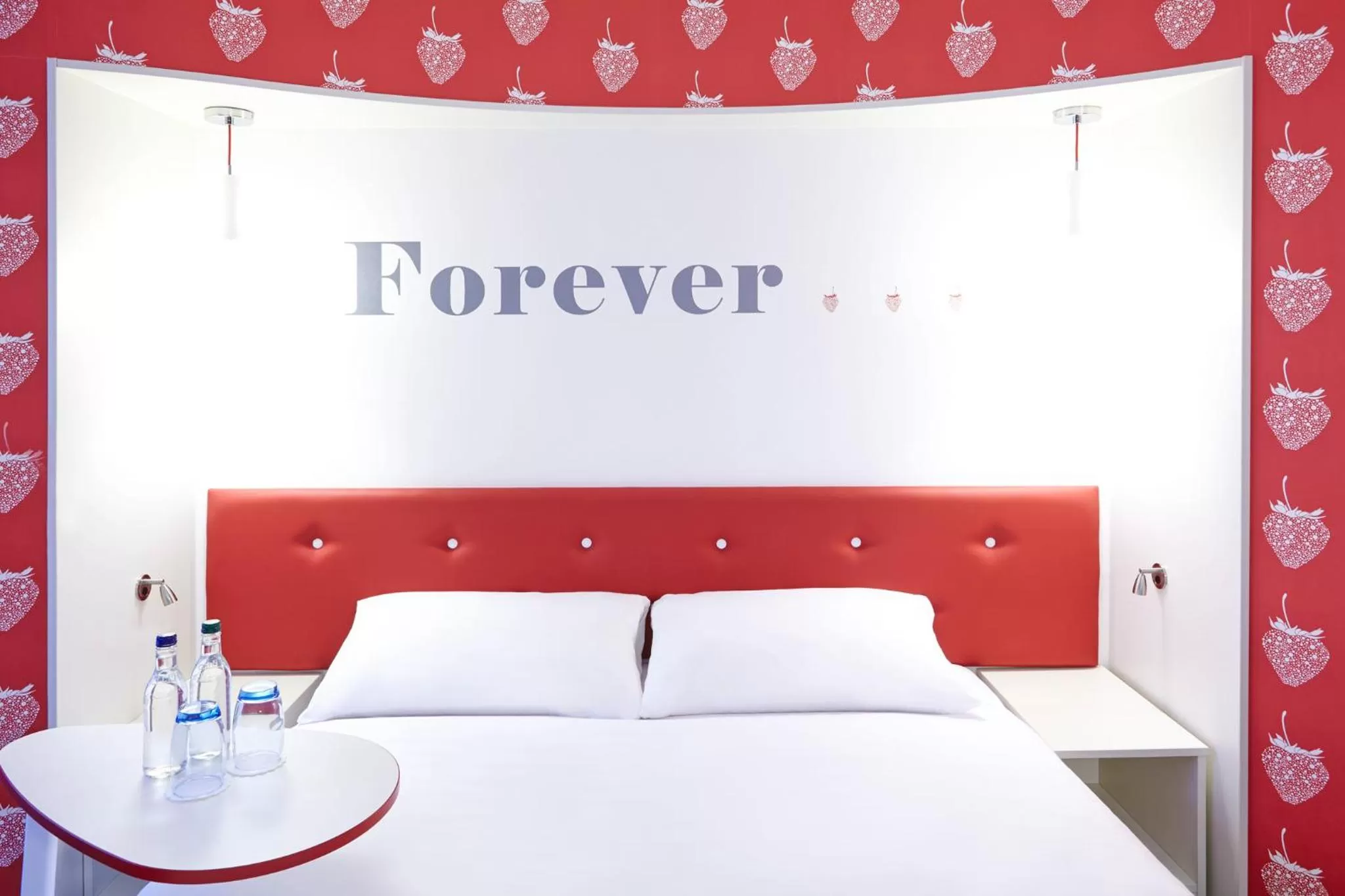 Decorative detail, Bed in Ibis Styles Liverpool Centre Dale Street - Cavern Quarter