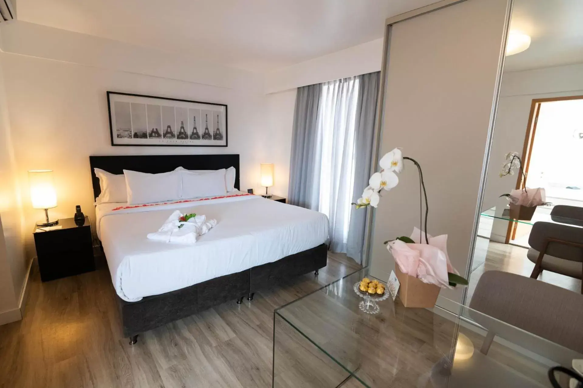 Photo of the whole room, Bed in H2 Platinum Lourdes Photo of the whole room, Bed in H2 Platinum Lourdes