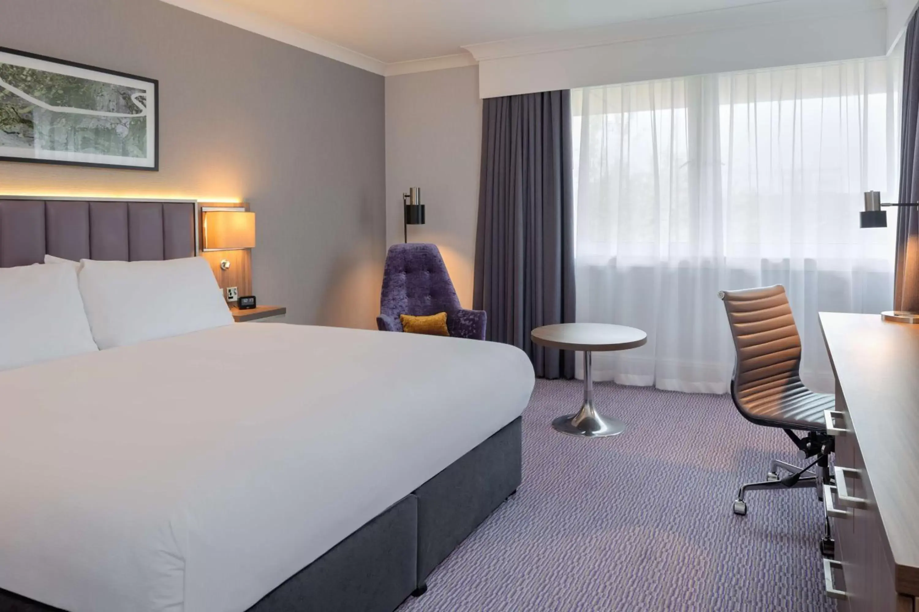 Bed in DoubleTree by Hilton Edinburgh Airport