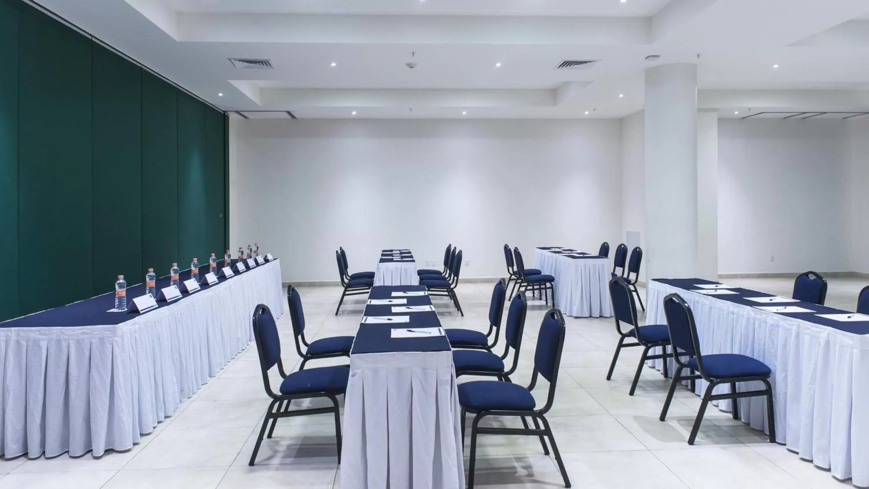 Meeting/conference room in Holiday Inn Express Xalapa