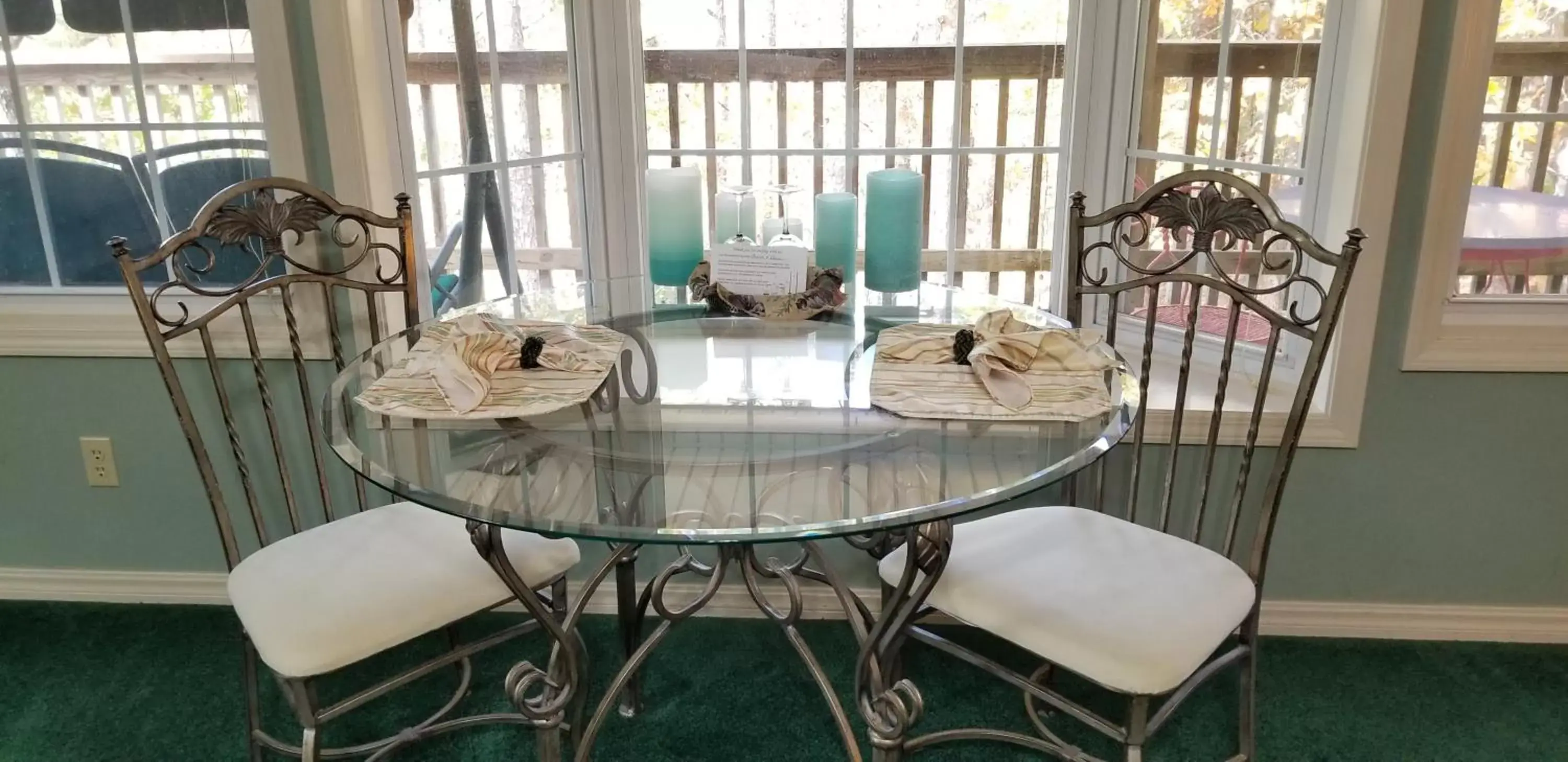 Dining Area in Evening Shade Inn