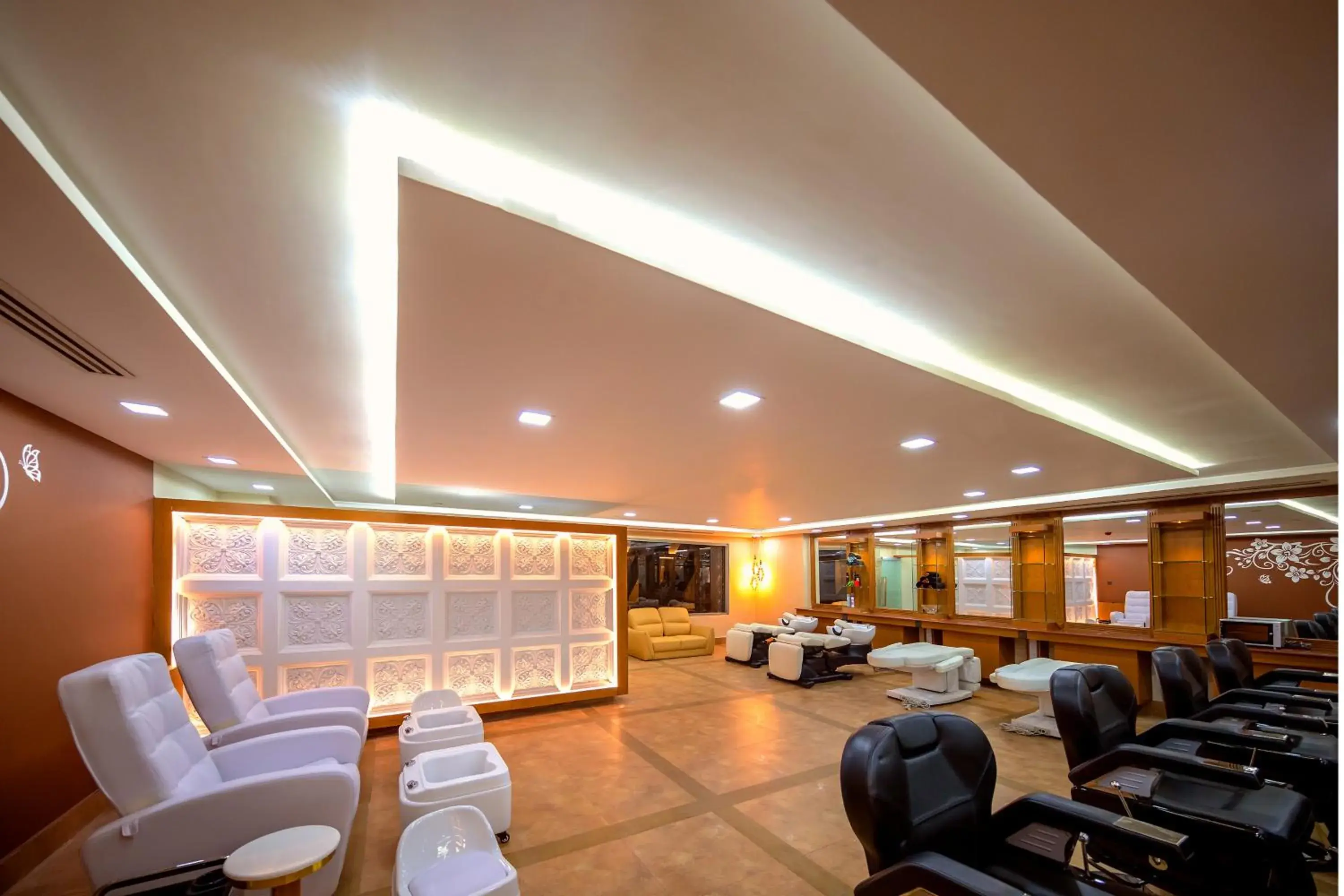 Lounge or bar, Lobby/Reception in Royal Swiss Lahore