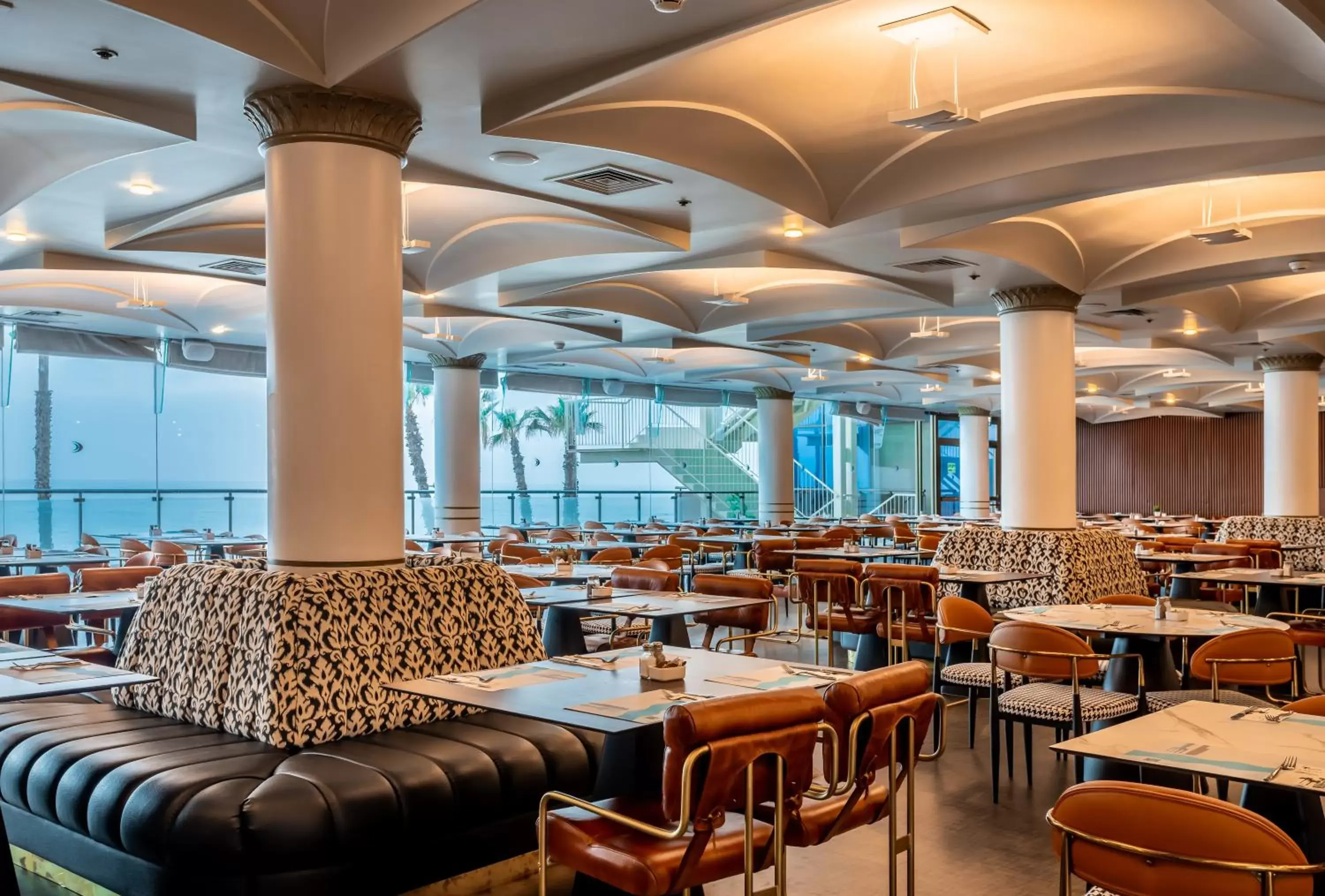 Restaurant/Places to Eat in Daniel Herzliya Hotel