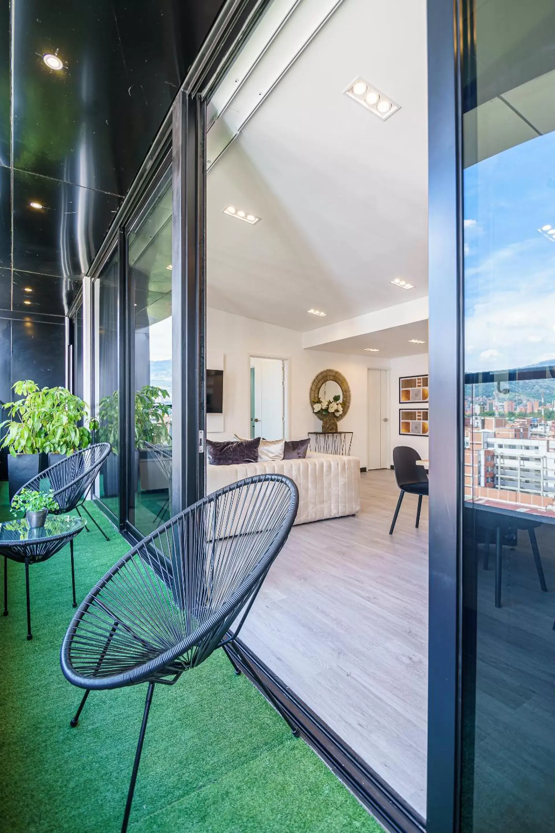 Apartment with Balcony in First Class Hotel Apartment with Balcony in First Class Hotel