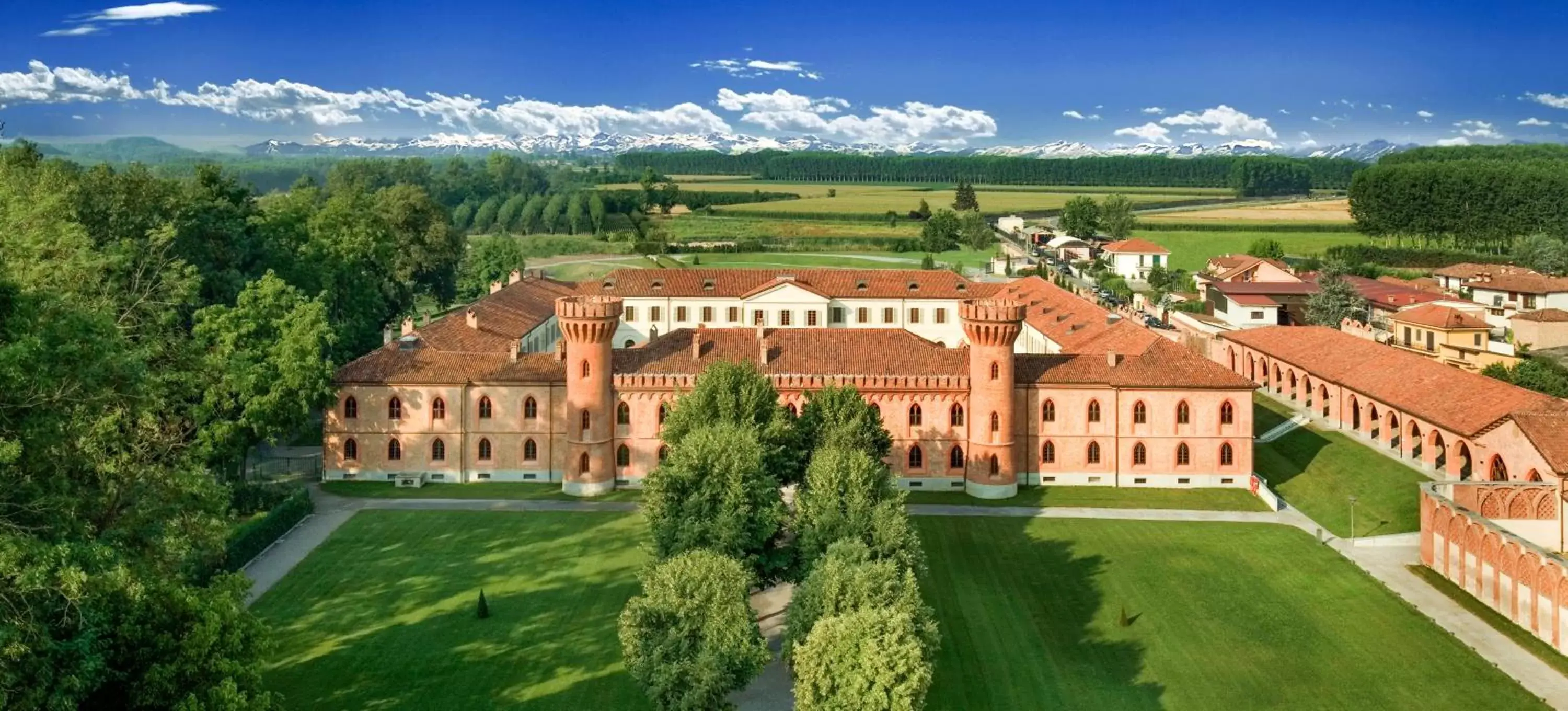 Property building, Bird's-eye View in Albergo dell'Agenzia