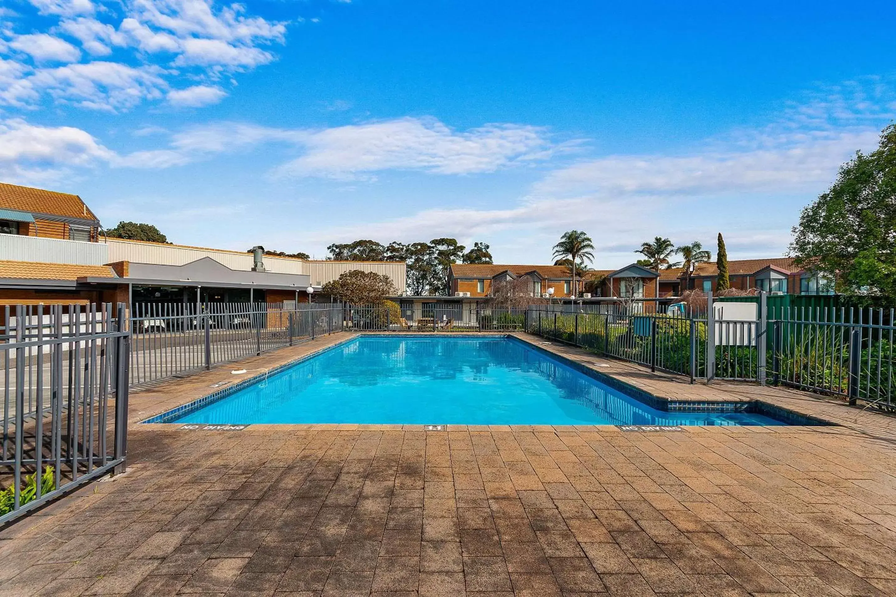 On site, Swimming Pool in Quality Inn & Suites Traralgon