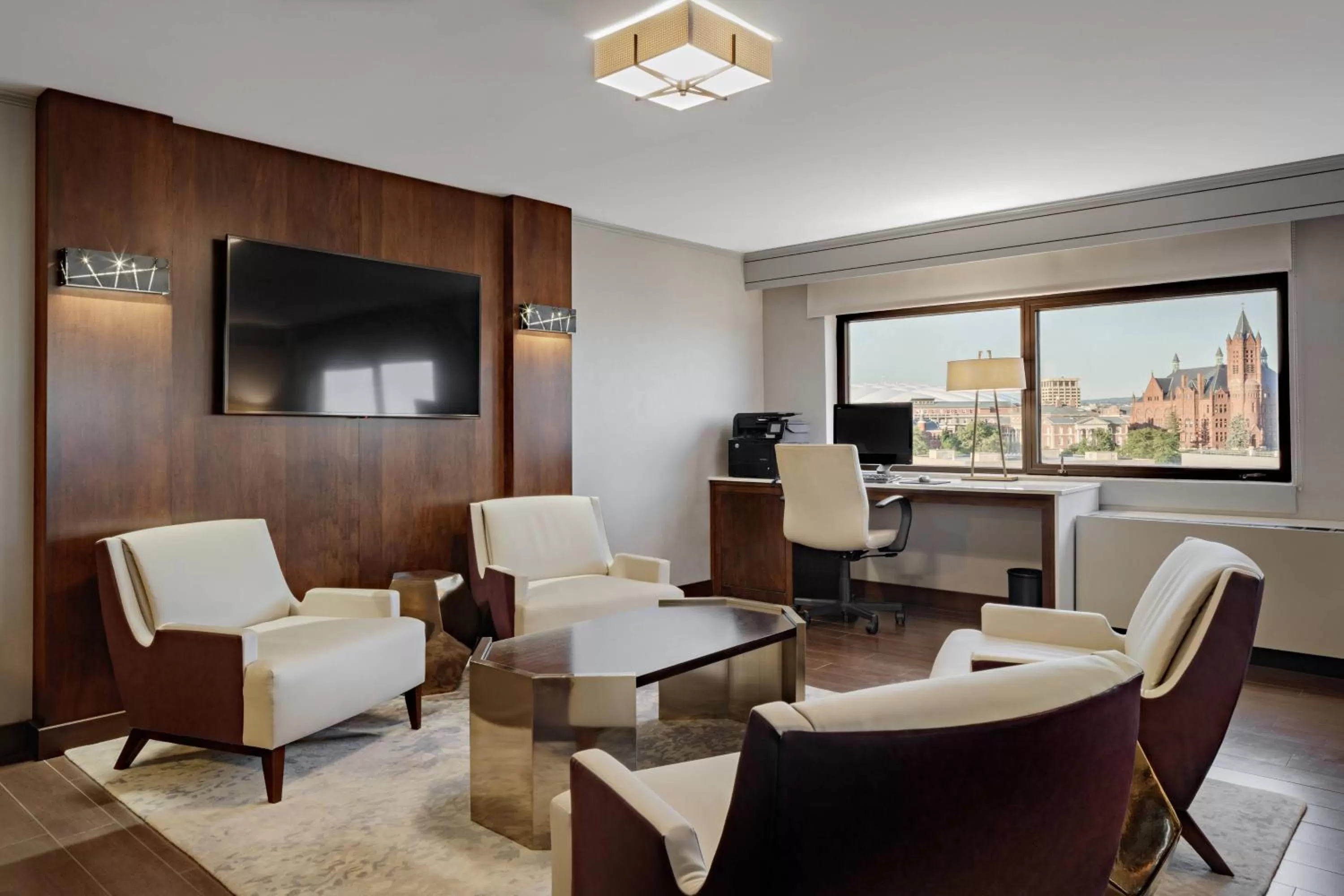 Lounge or bar in Sheraton Syracuse University Hotel and Conference Center