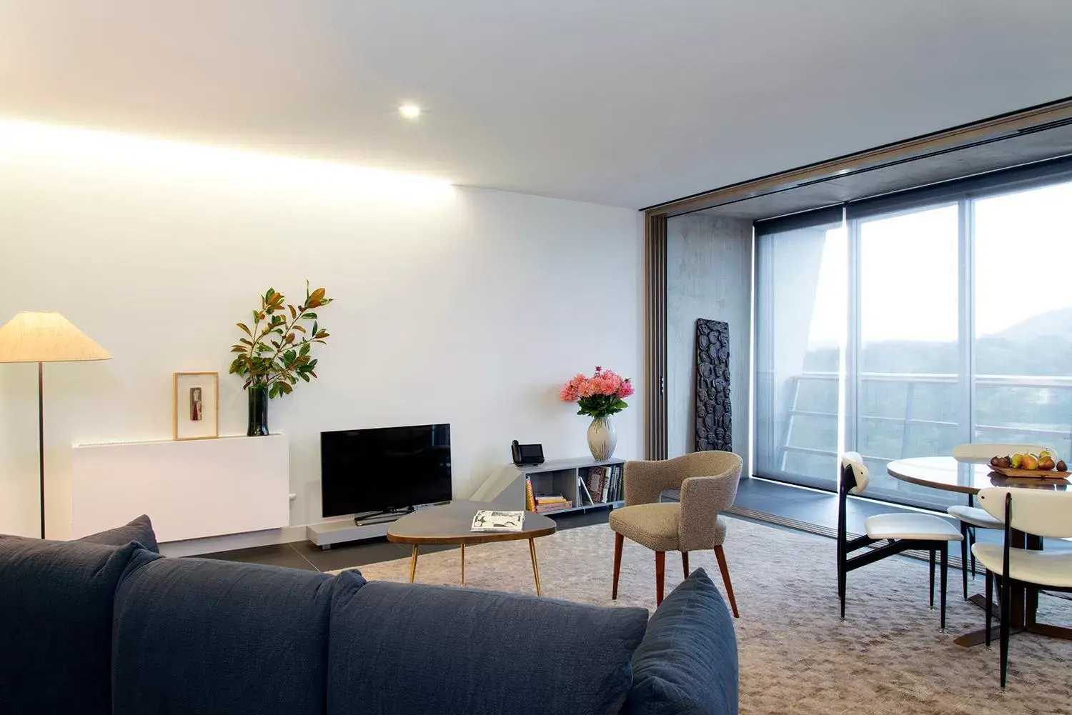 Communal lounge/ TV room, Seating Area in Nishi Apartments Eco Living by Ovolo