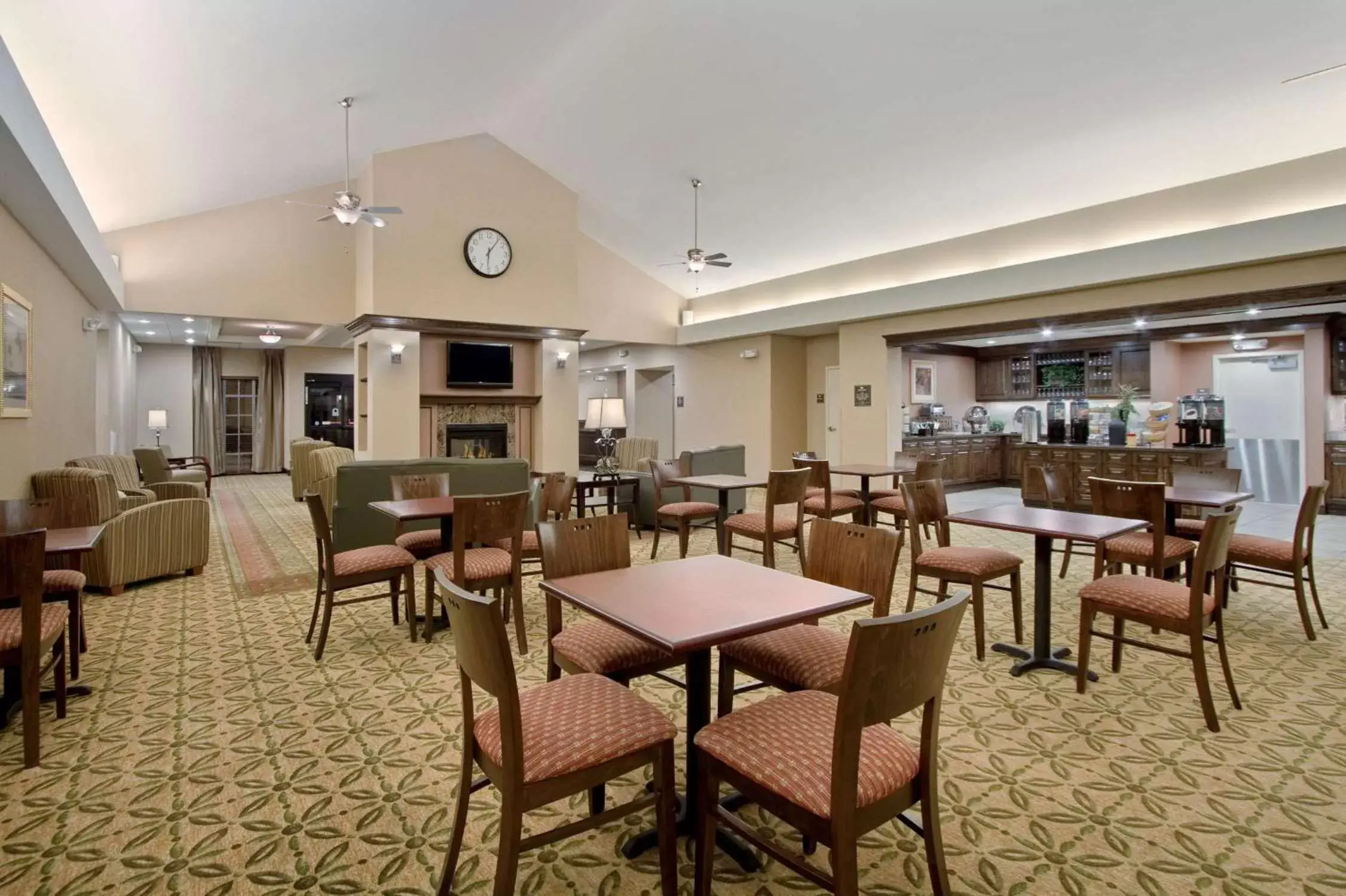 Restaurant/Places to Eat in Homewood Suites by Hilton Rochester - Victor