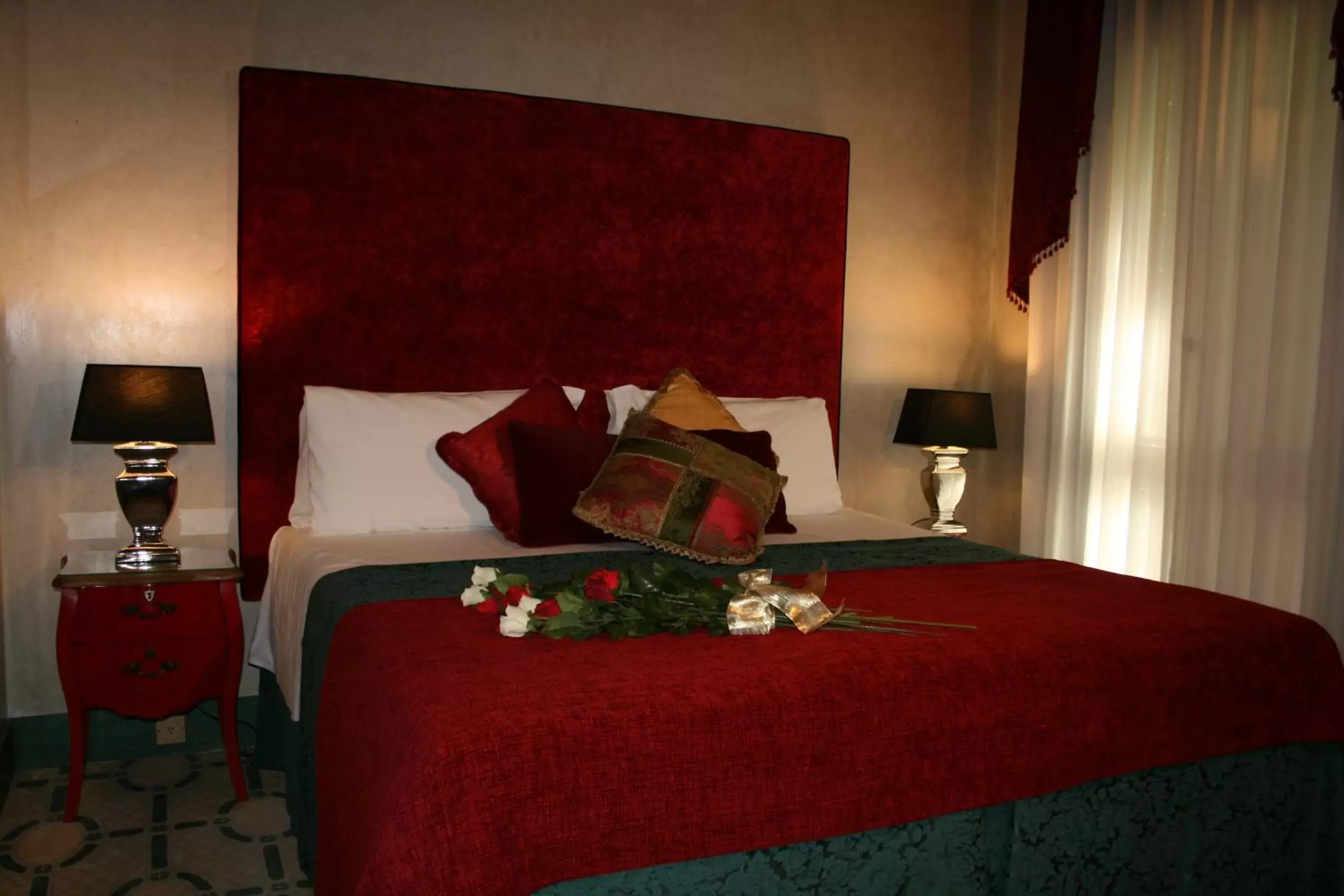 Photo of the whole room, Bed in Palazzo del Giglio