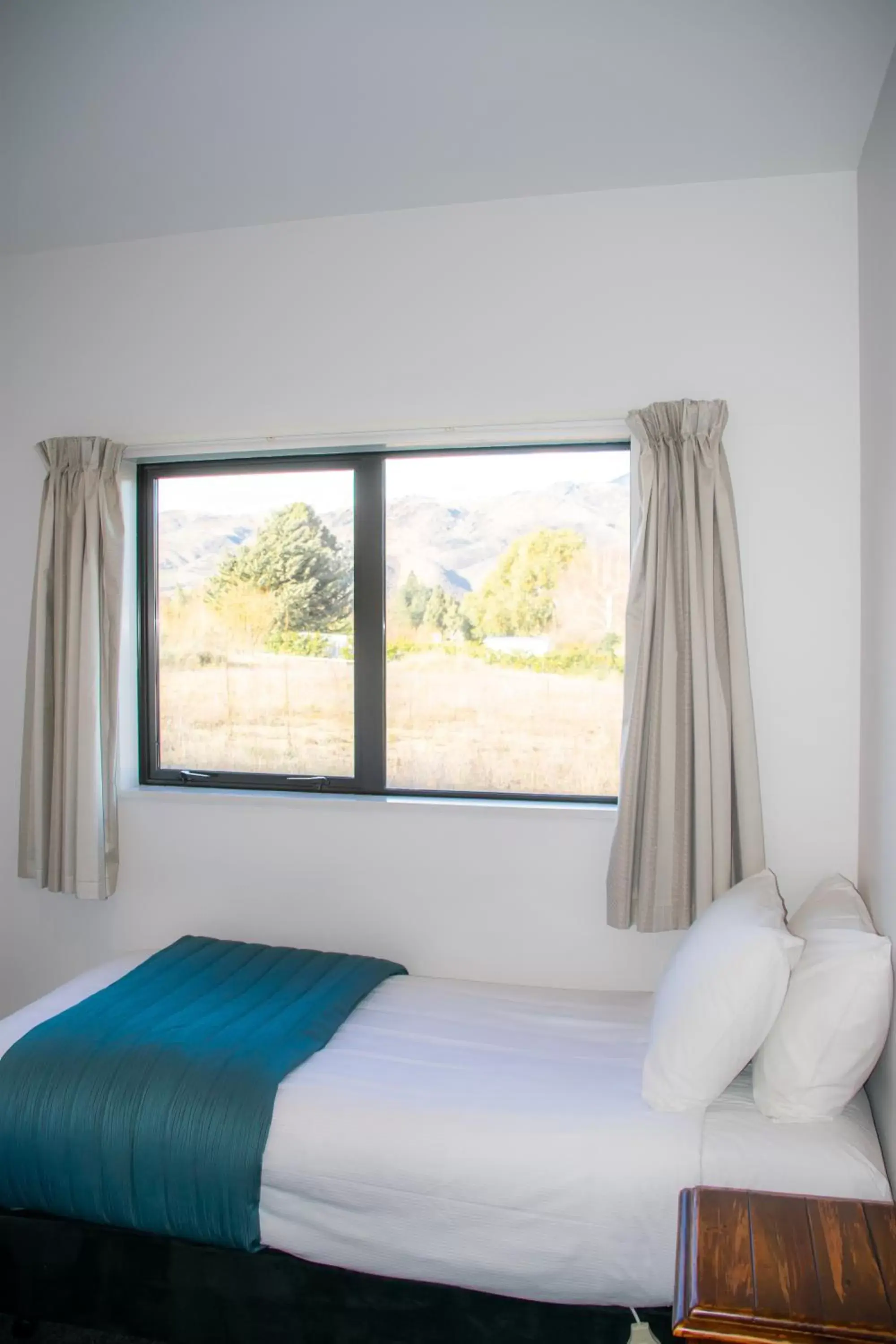 Bedroom, Bed in Carrick Lodge Motel