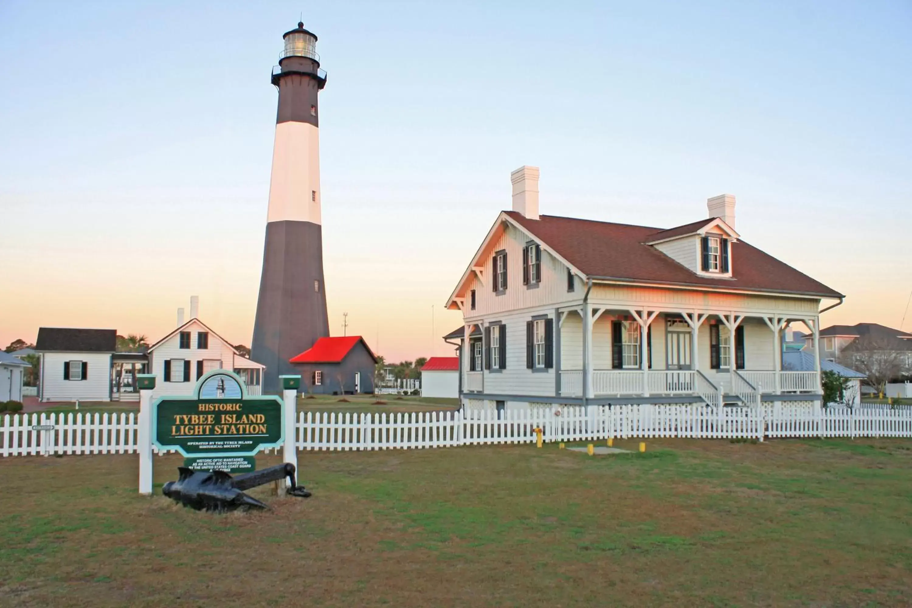 Nearby landmark, Garden in Hotel Tybee