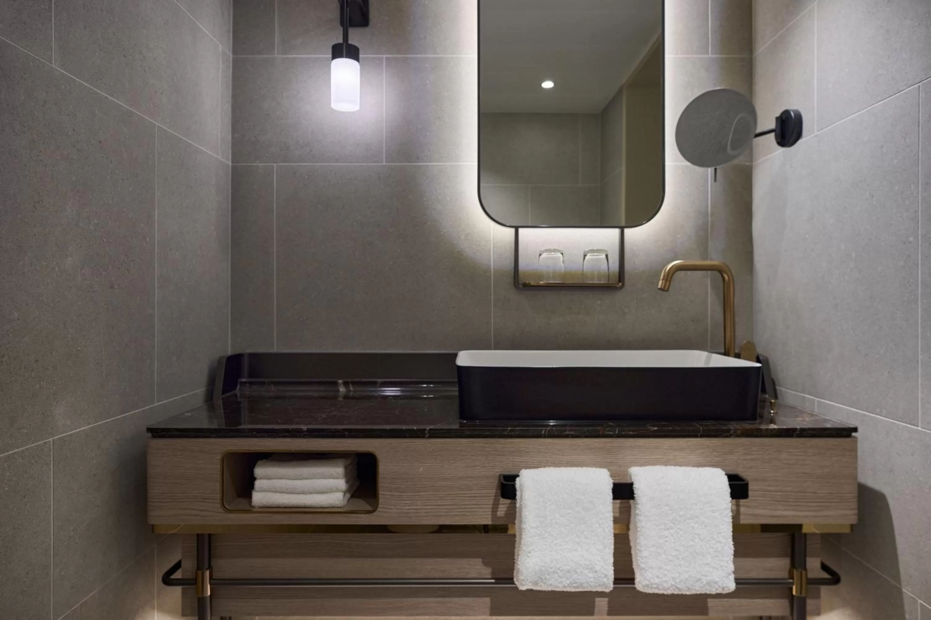 Bathroom in Sheraton Hong Kong Hotel & Towers