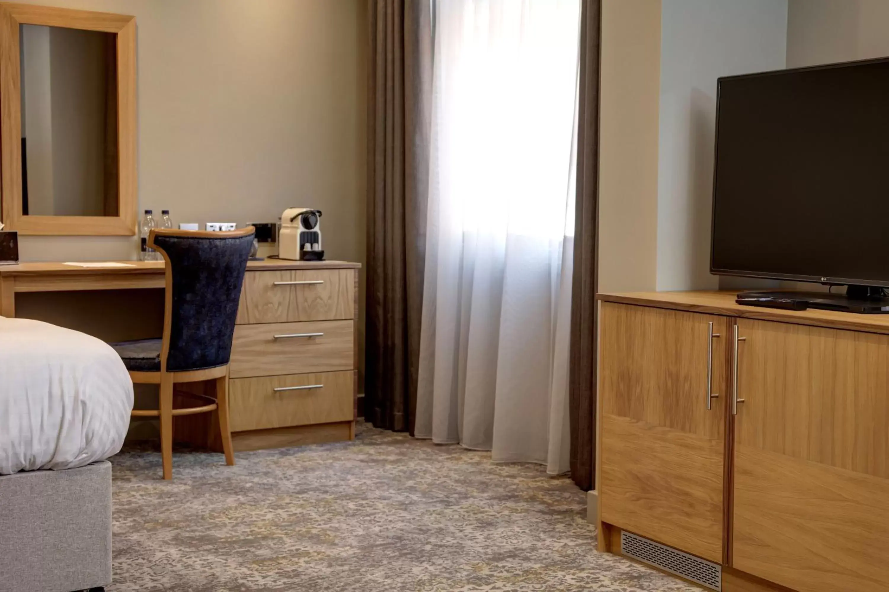 Photo of the whole room, TV/Entertainment Center in Best Western Plus Nottingham City Centre