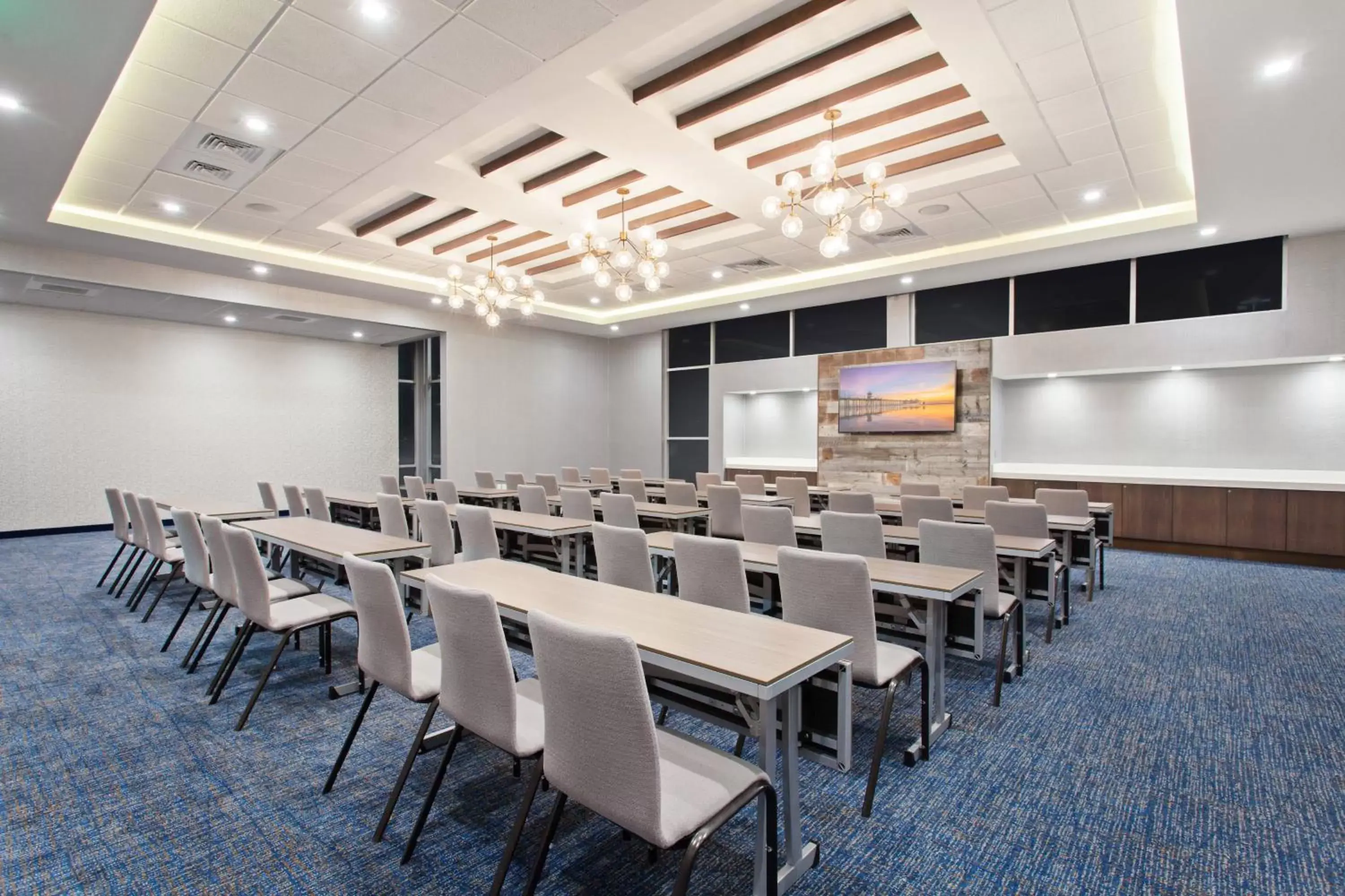 Meeting/conference room in SpringHill Suites by Marriott Huntington Beach Orange County