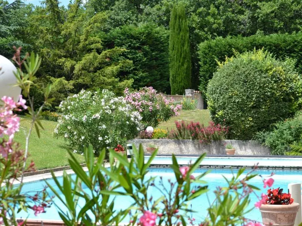 Pool View in La Devinière