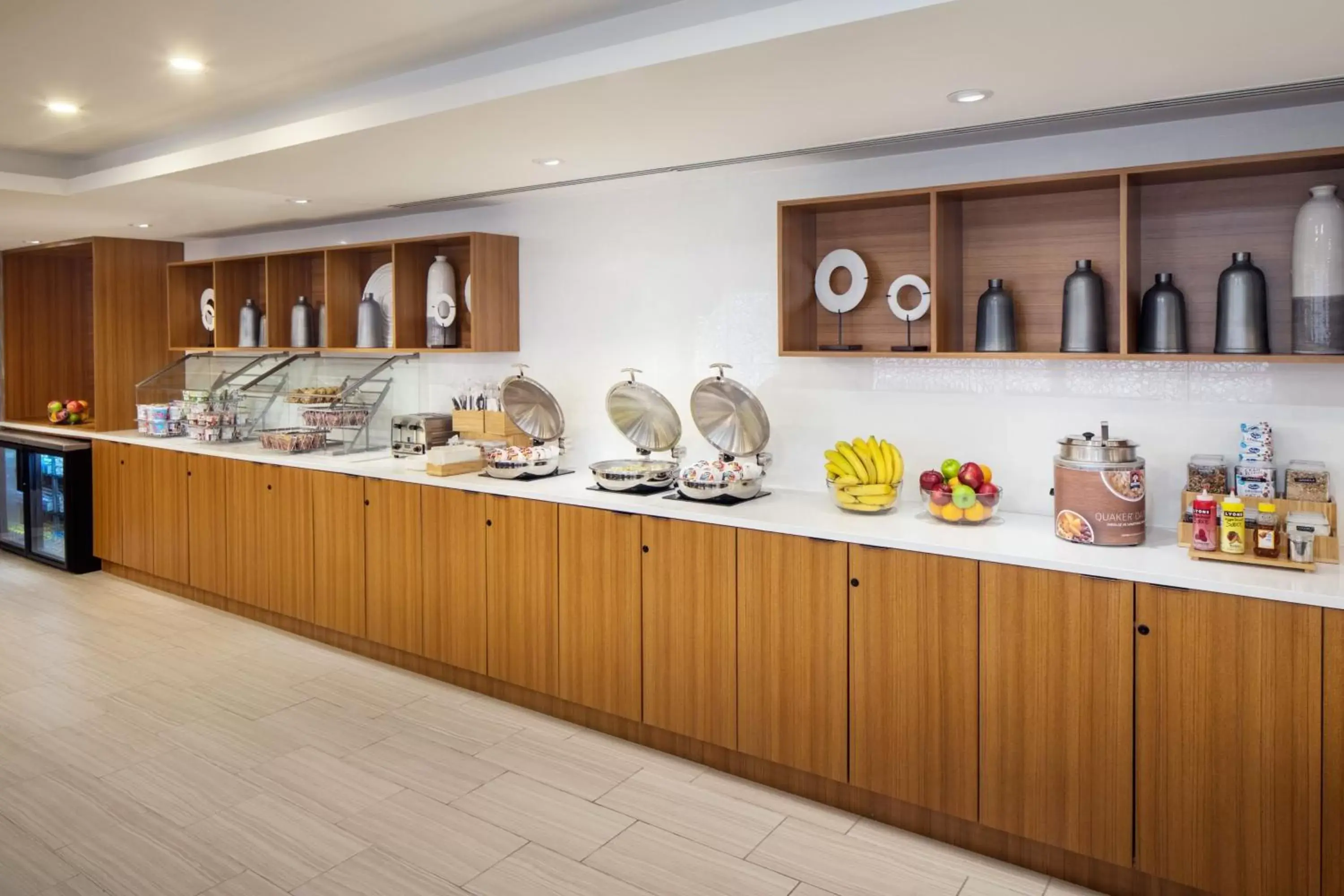 Breakfast, Restaurant/Places to Eat in SpringHill Suites by Marriott New York JFK Airport Jamaica