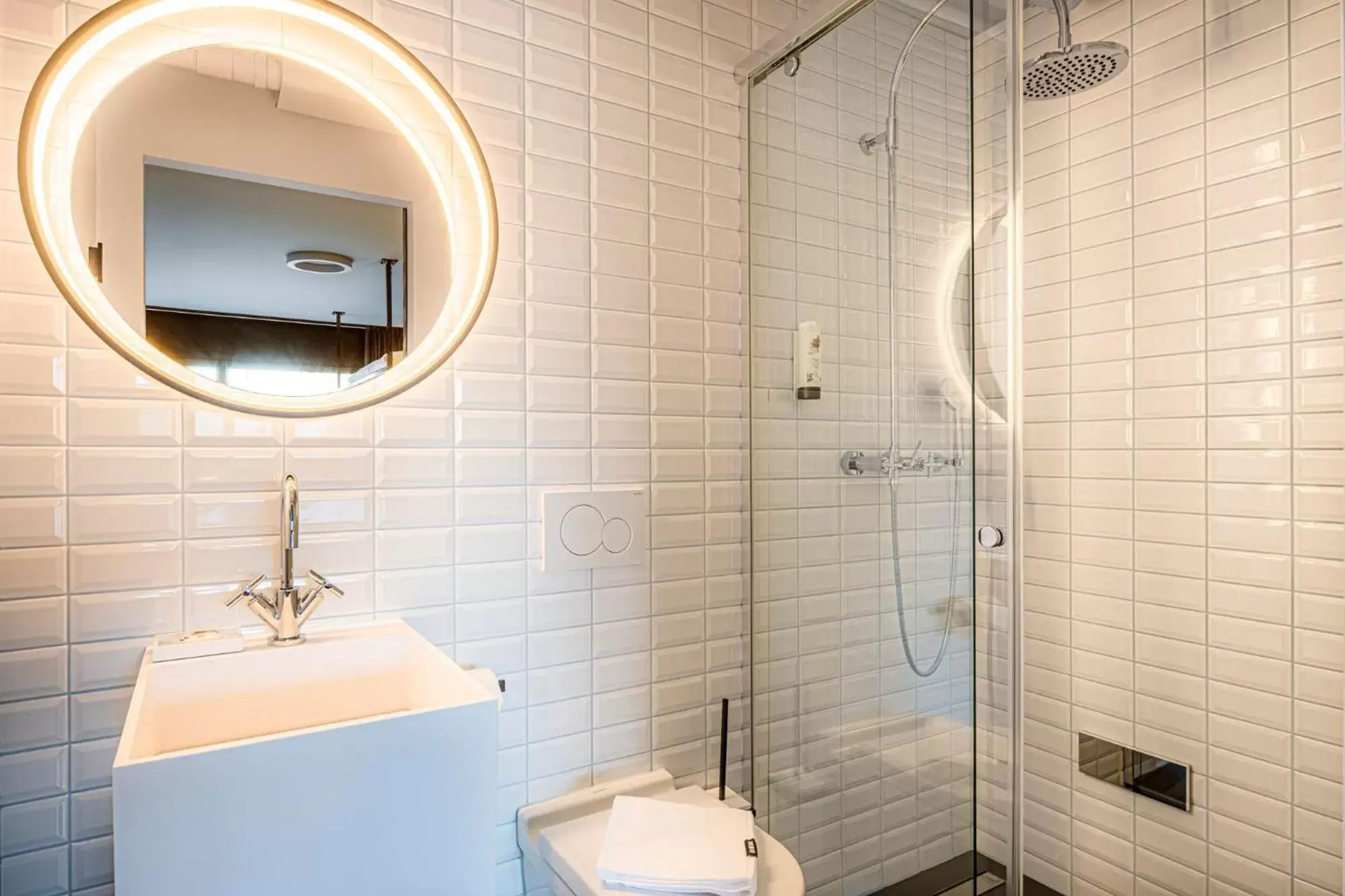 Shower, Bathroom in BLOOM Boutique Hotel & Lounge Basel
