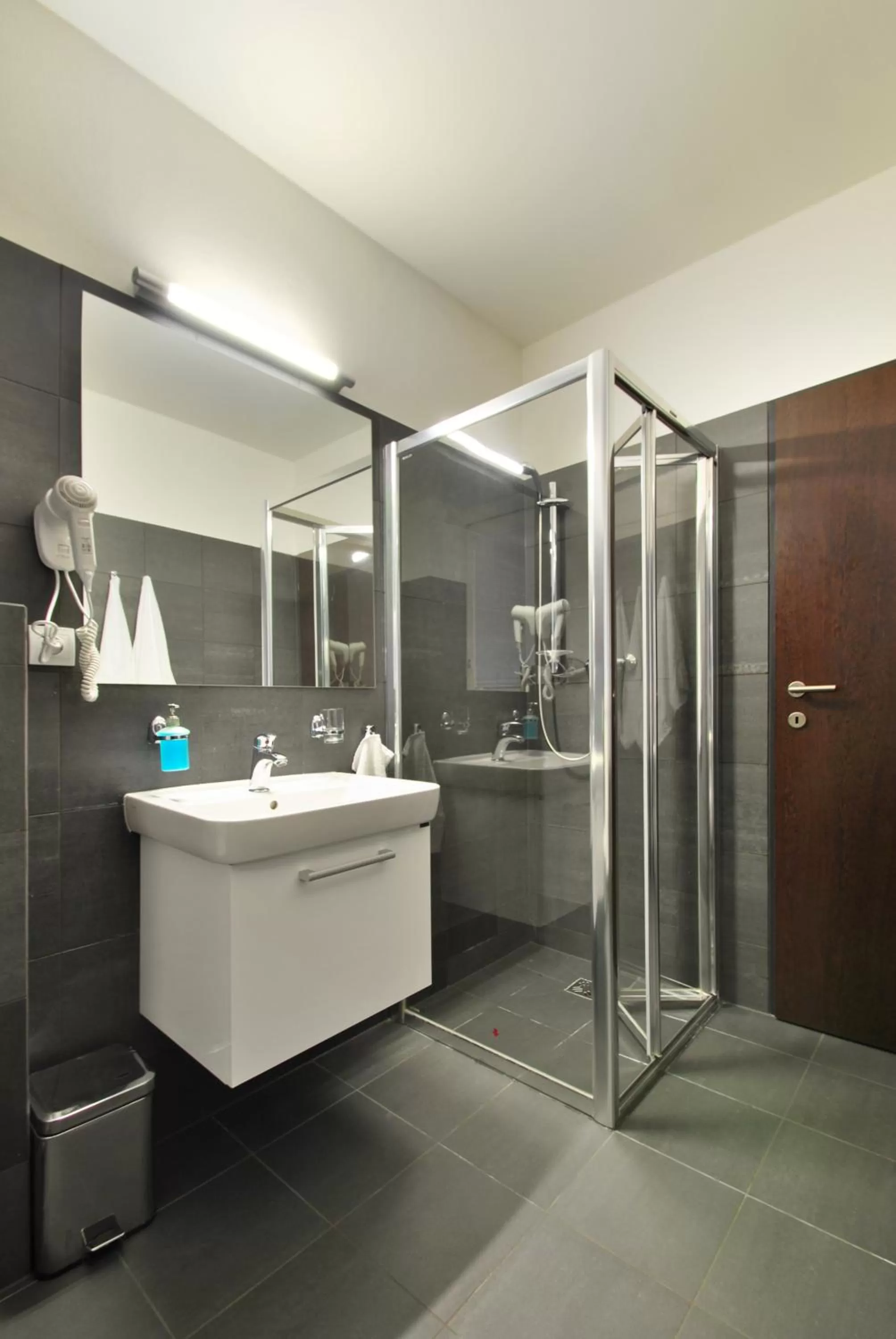 Shower in Hotel Palác