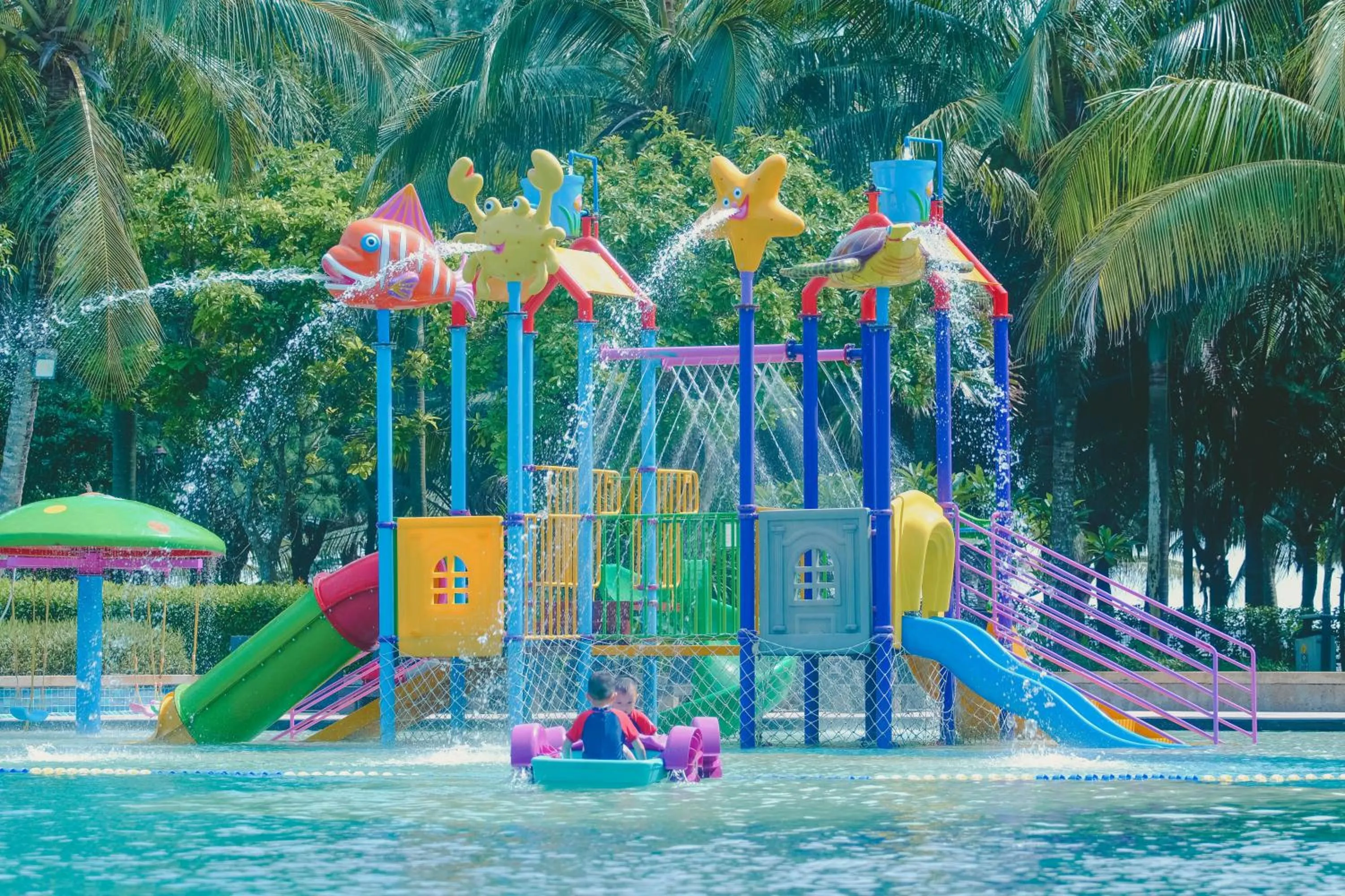 Aqua park in Hilton Haikou Meilan