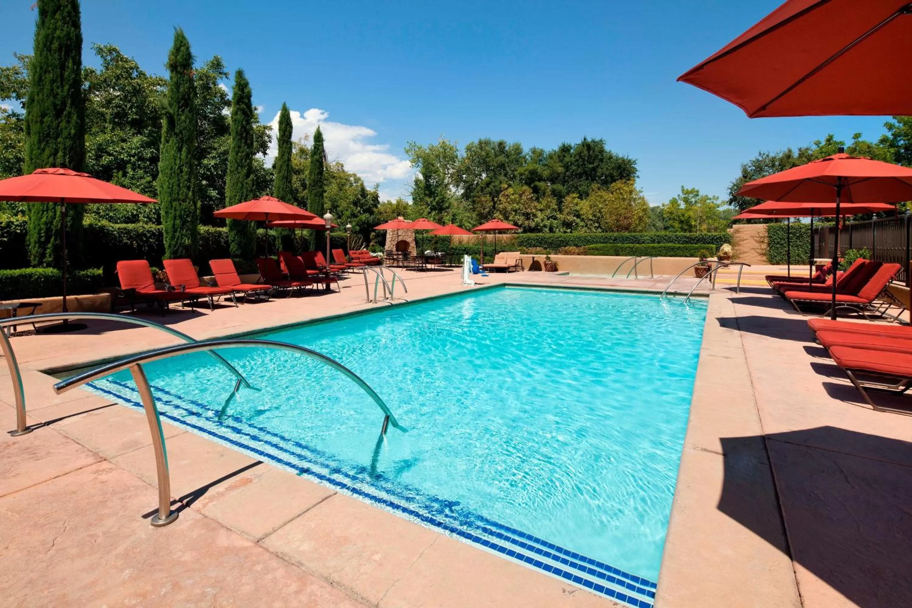 Swimming pool in The Westin Sacramento Riverfront Hotel & Spa