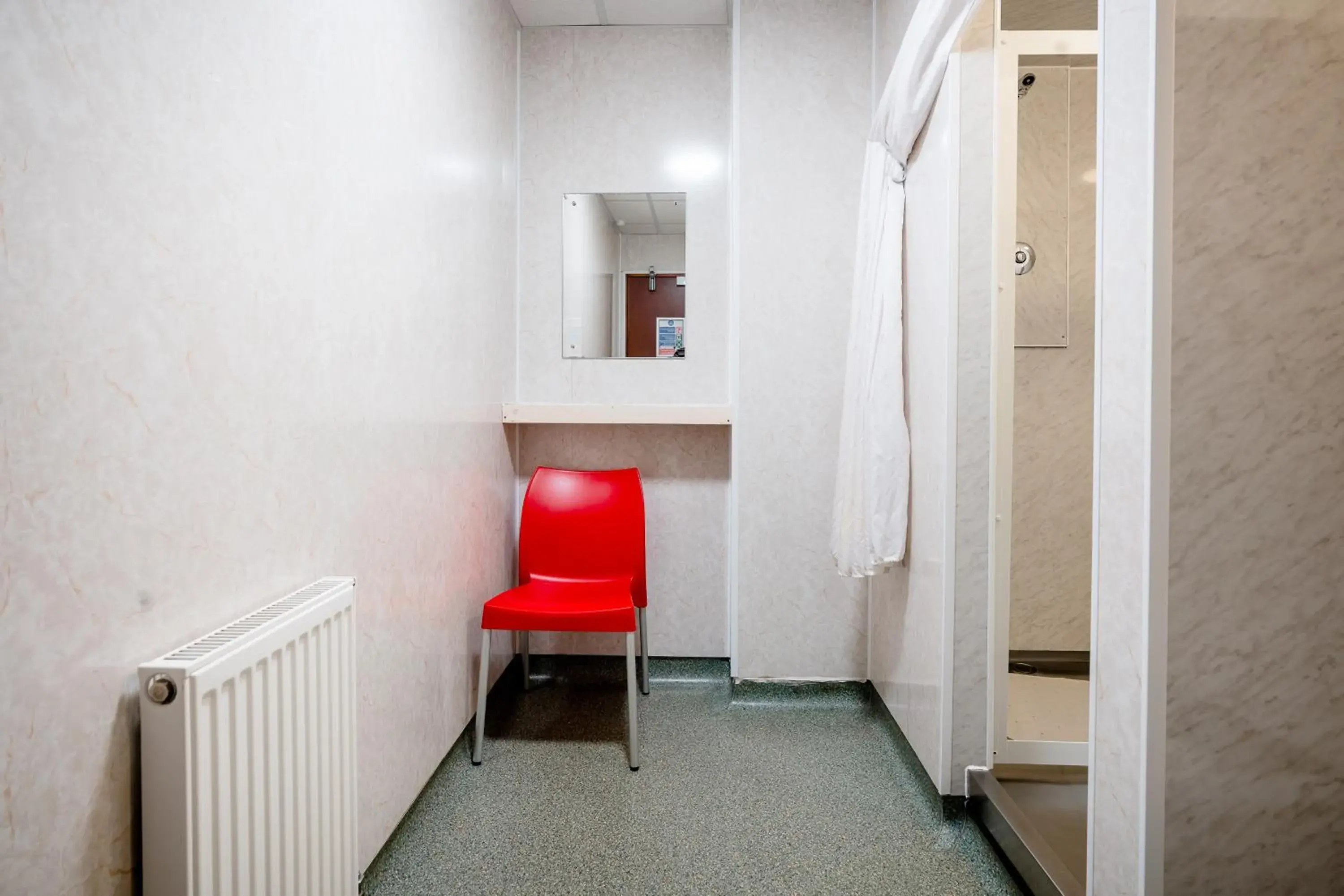 Bathroom, Bed in Inverness Youth Hostel