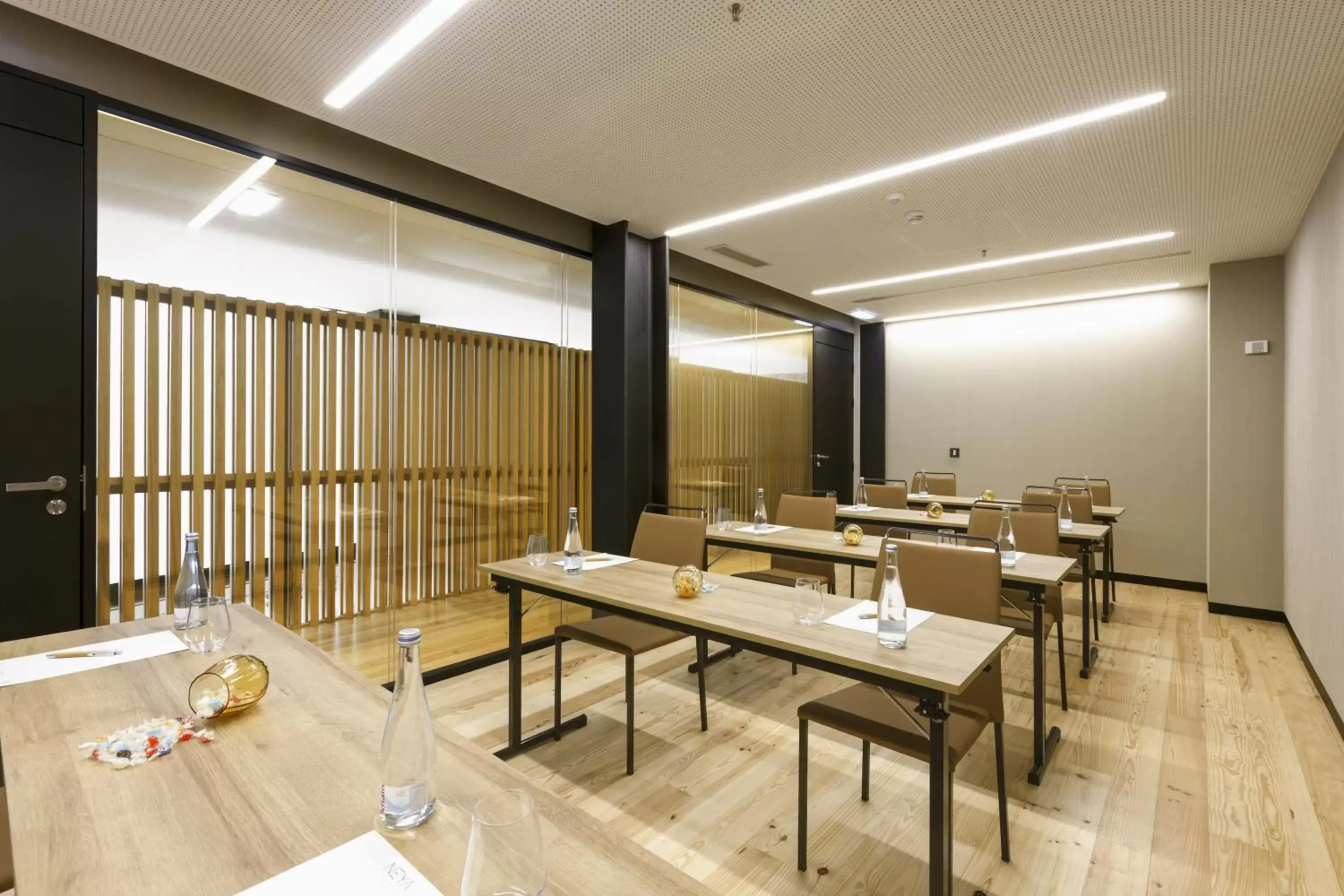 Business facilities in NEYA Porto Hotel