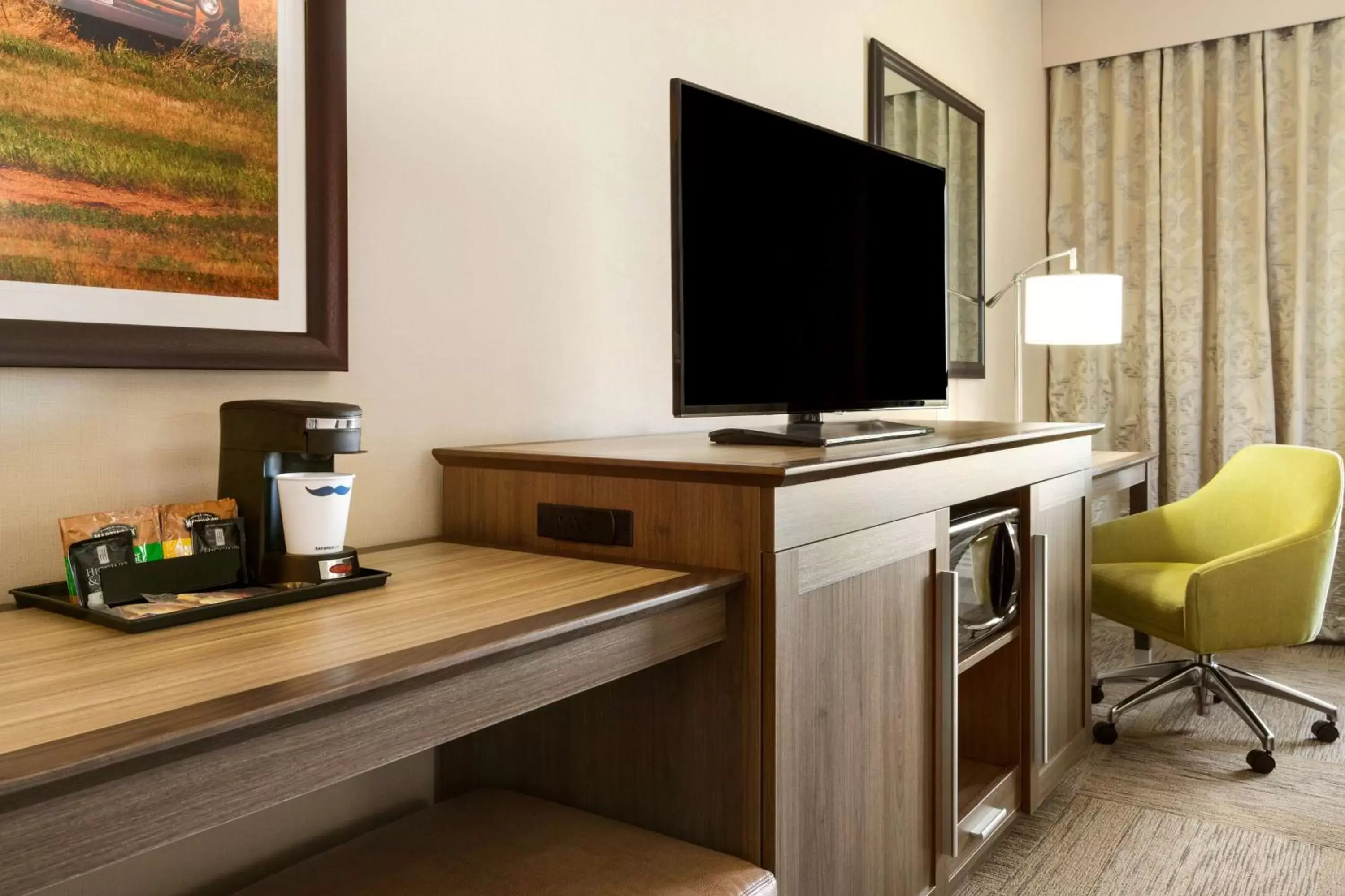 Bed, TV/Entertainment Center in Hampton Inn by Hilton Edmonton/Sherwood Park