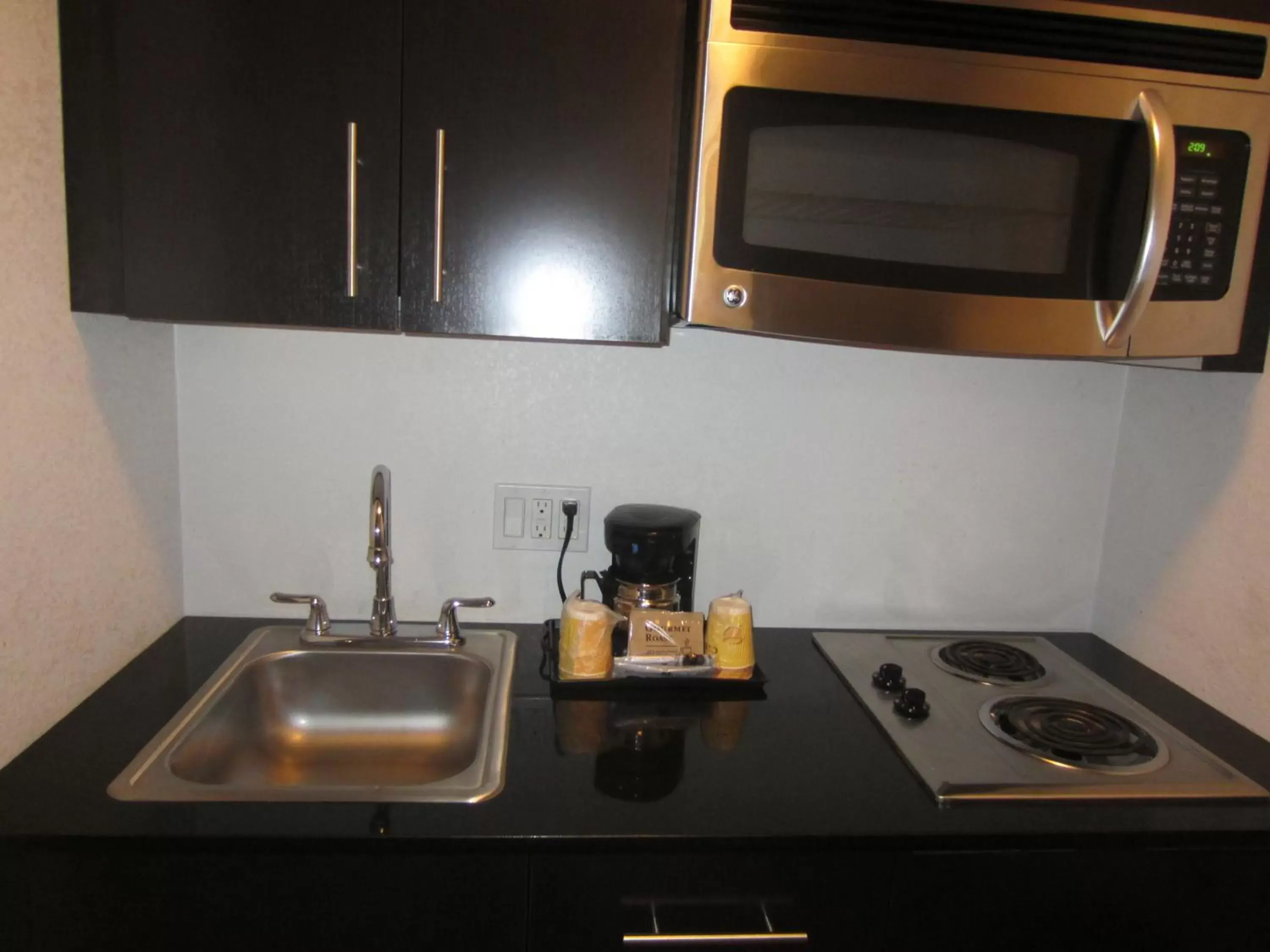 Kitchen or kitchenette, Kitchen/Kitchenette in Studio 6-Concord, CA