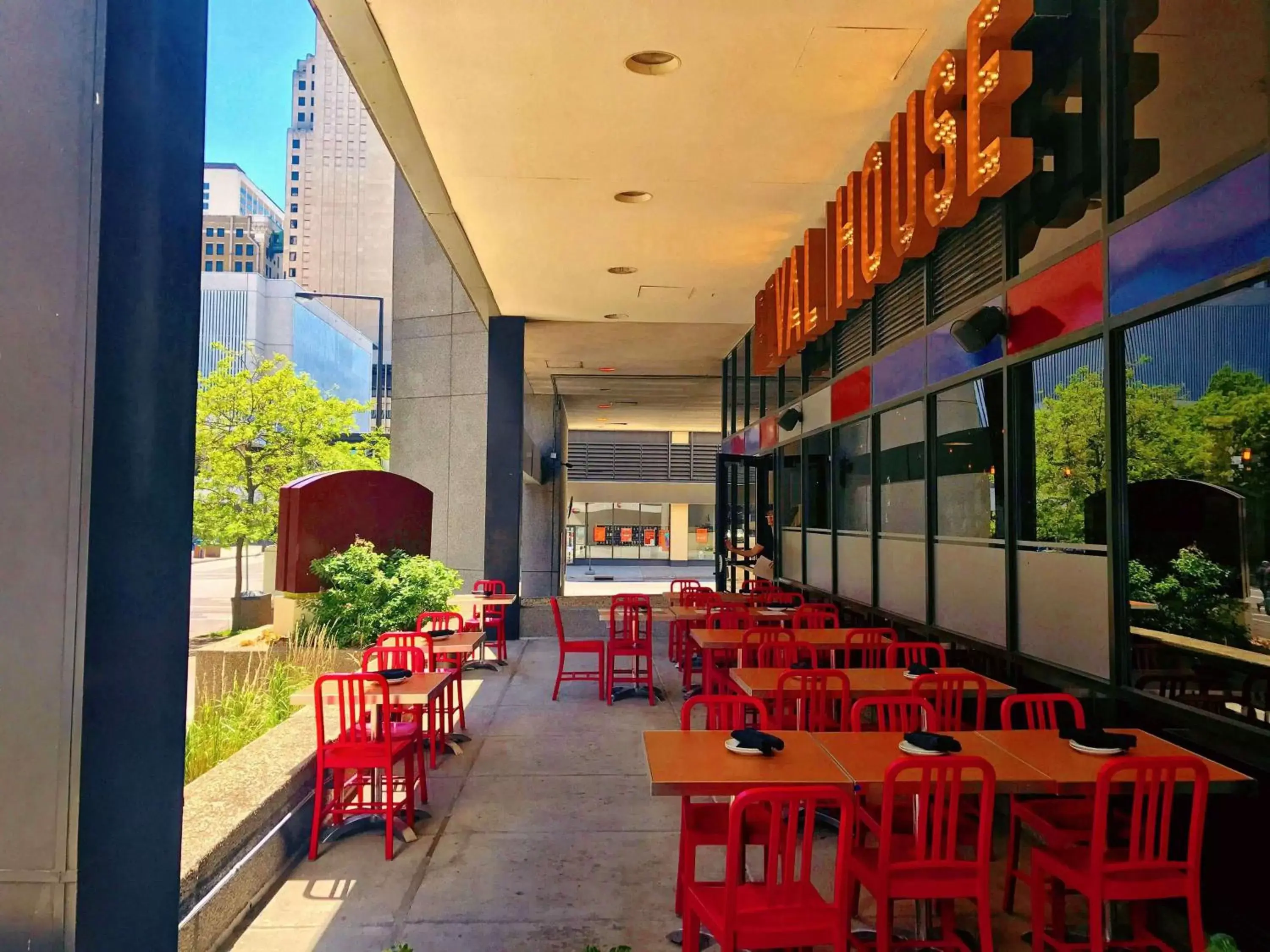 Patio, Restaurant/Places to Eat in DoubleTree by Hilton St Paul Downtown