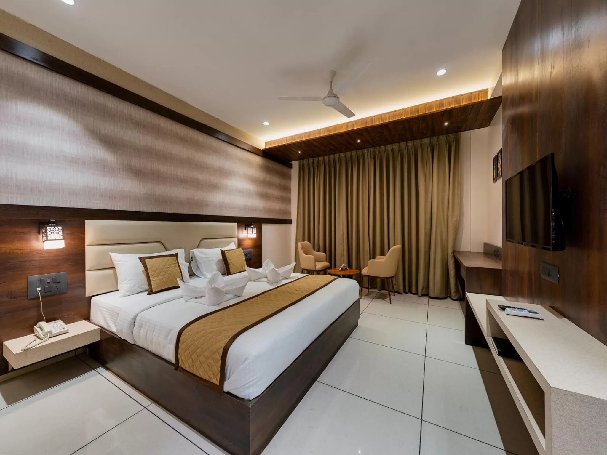 Bed in Golden Leaf Resort
